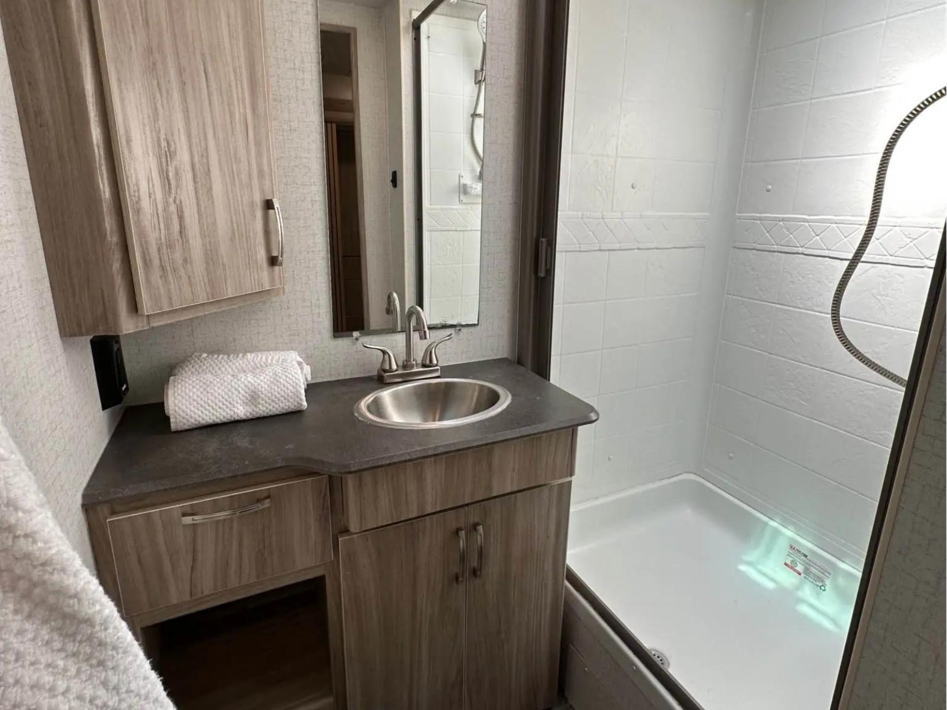 2022 WINNEBAGO MINNIE 2529RG