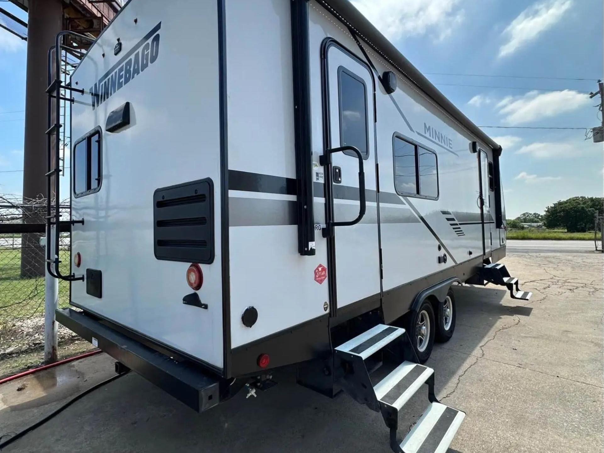 2022 WINNEBAGO MINNIE 2529RG