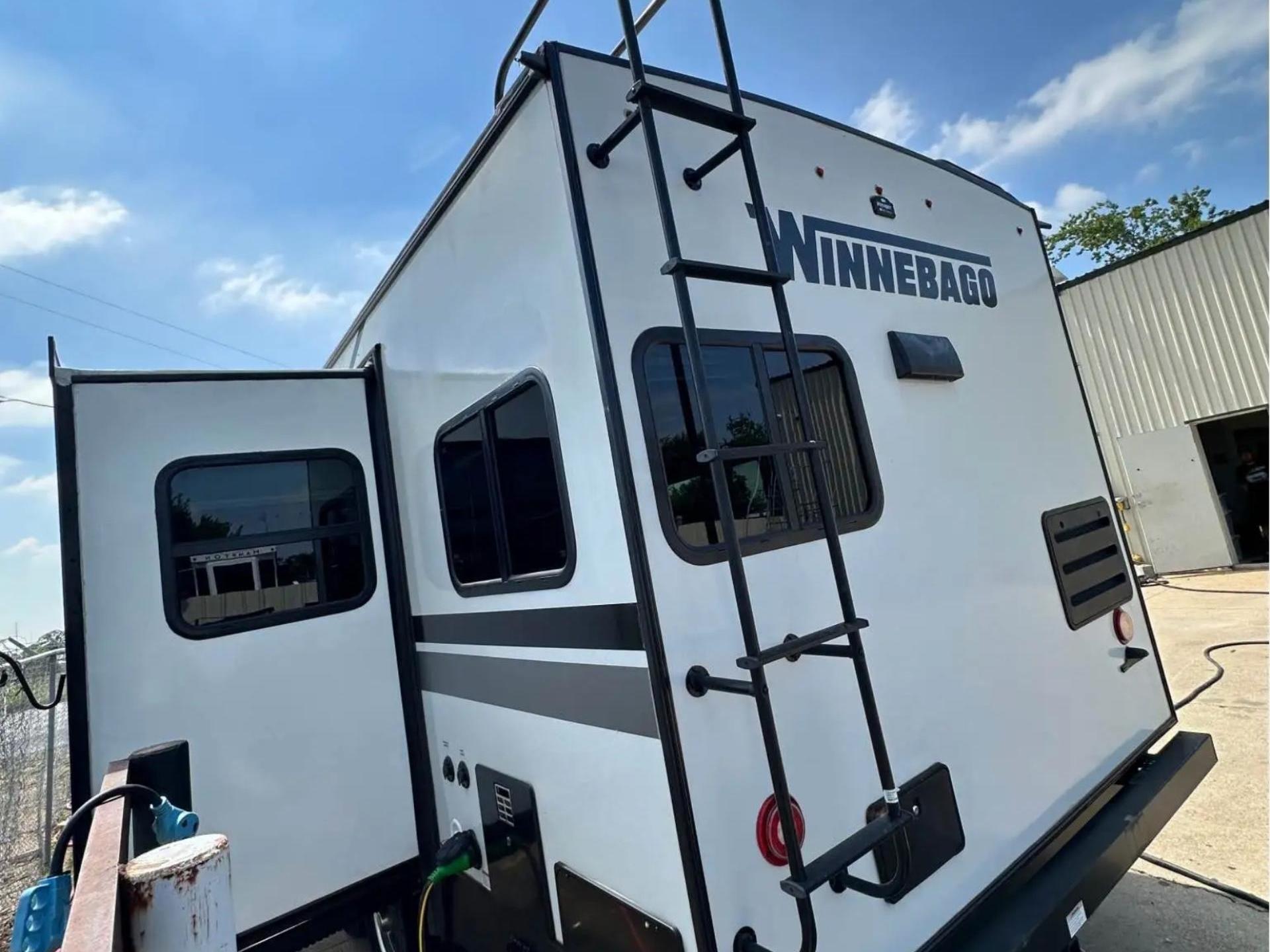 2022 WINNEBAGO MINNIE 2529RG