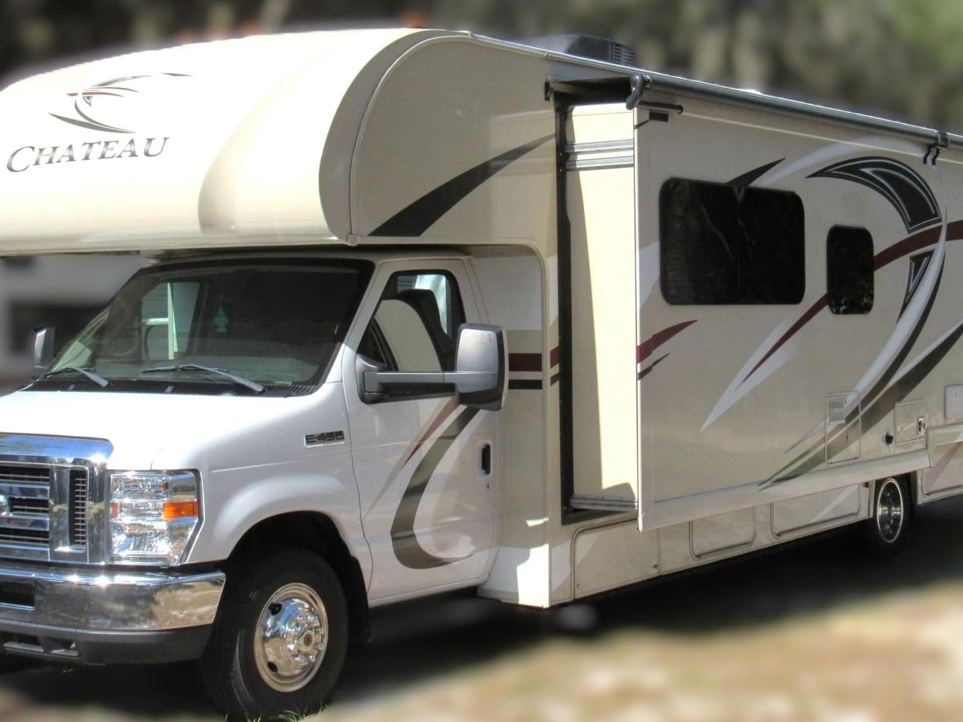2017 THOR MOTOR COACH CHATEAU 31W