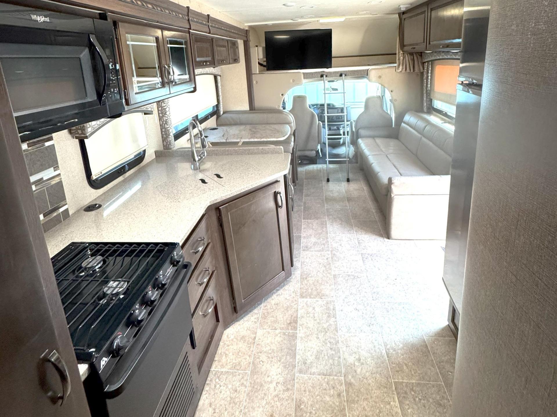 2017 THOR MOTOR COACH CHATEAU 31W