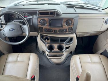 2017 THOR MOTOR COACH CHATEAU 31W