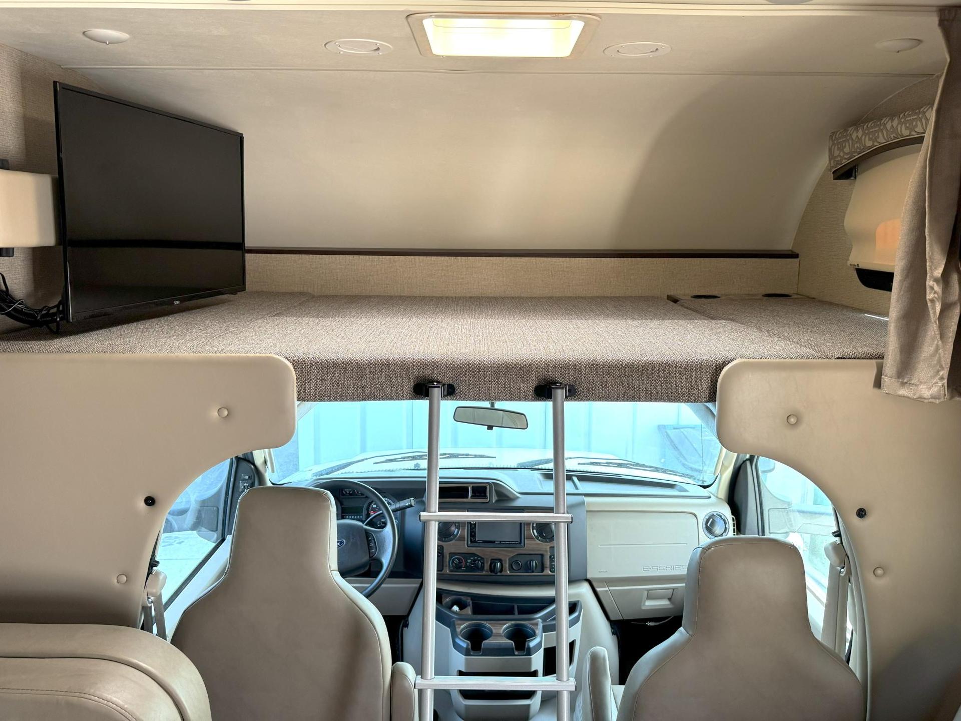 2017 THOR MOTOR COACH CHATEAU 31W