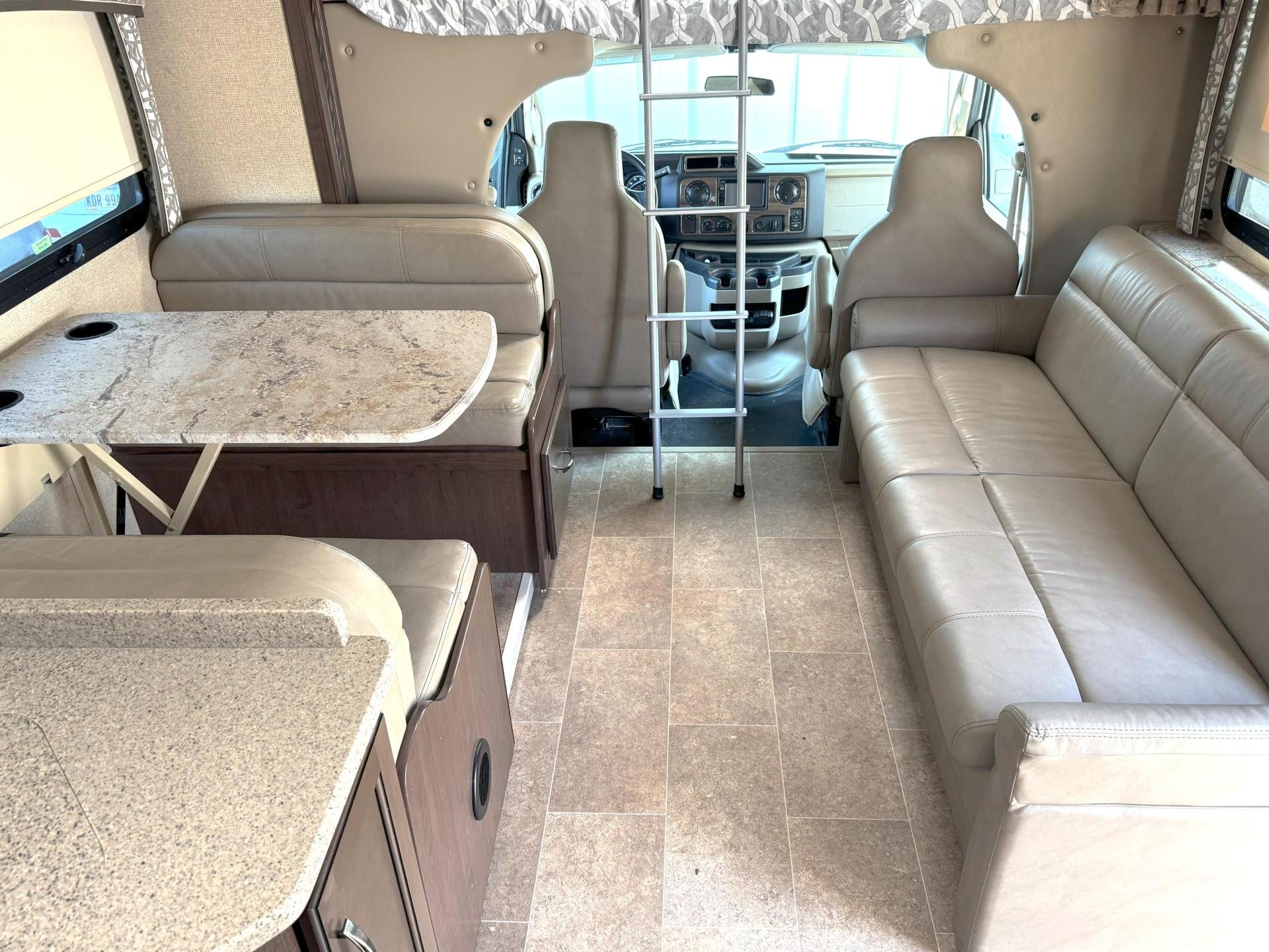 2017 THOR MOTOR COACH CHATEAU 31W