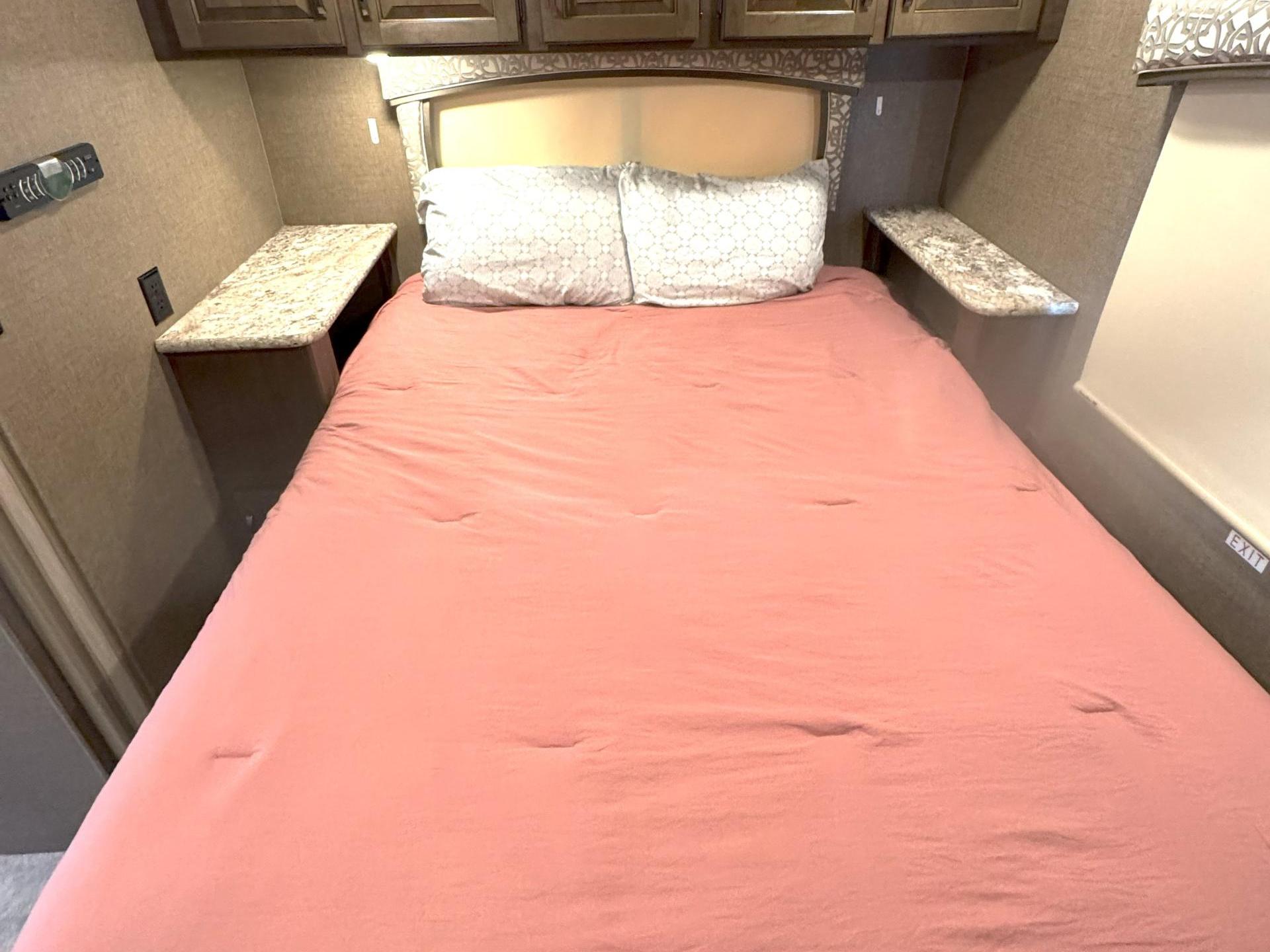 2017 THOR MOTOR COACH CHATEAU 31W