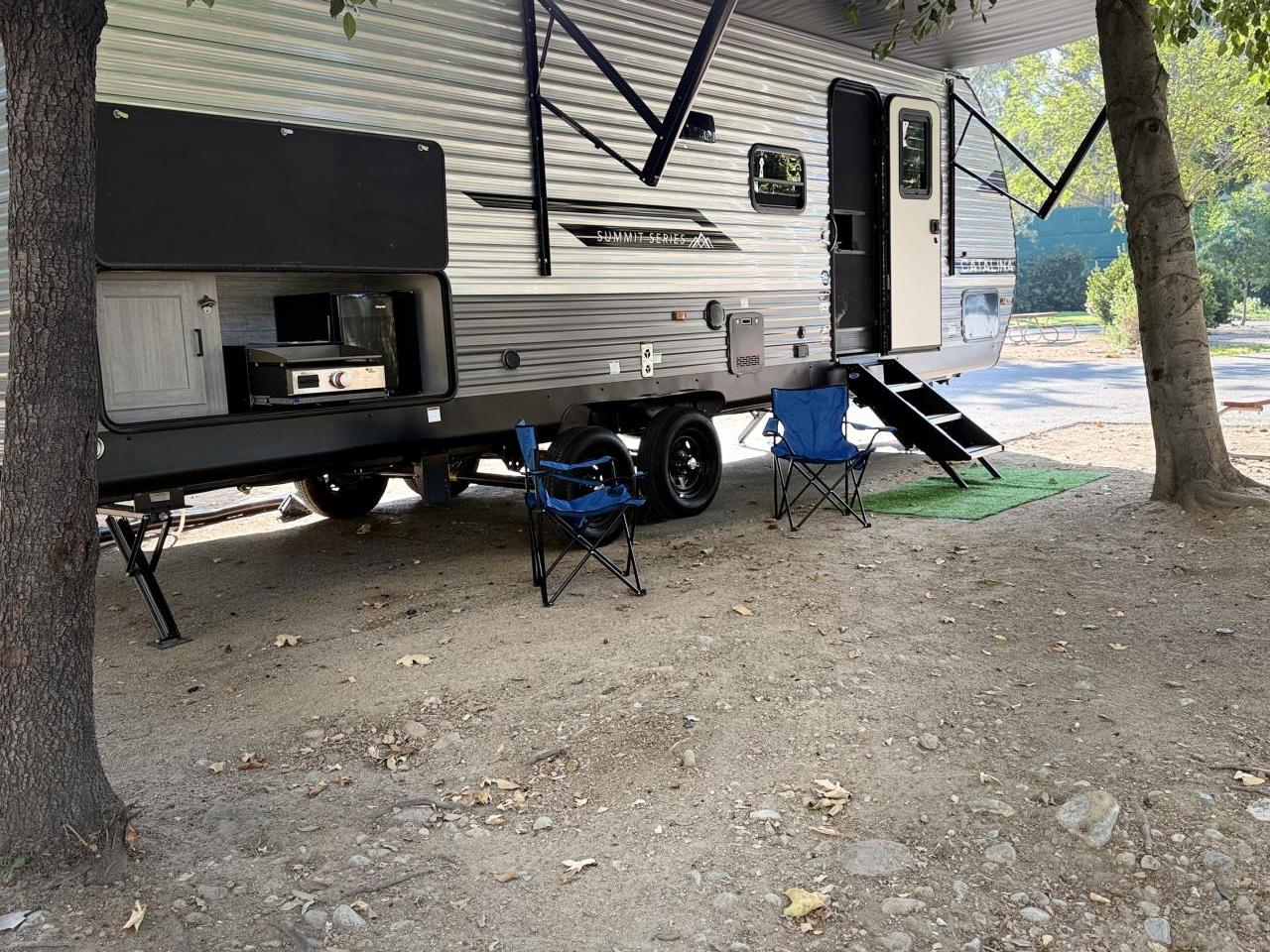 2025 COACHMEN CATALINA SUMMIT 261BHS