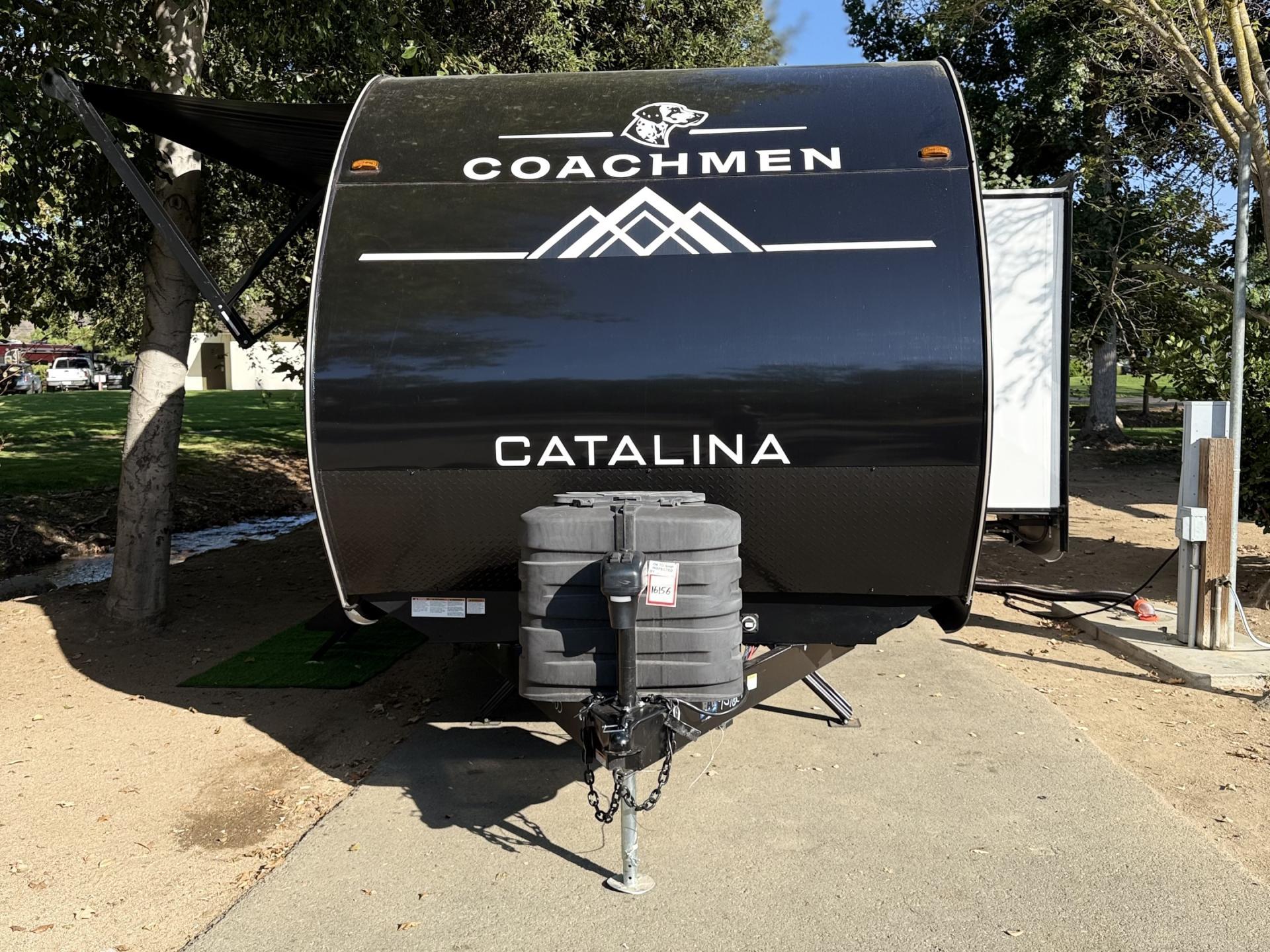 2025 COACHMEN CATALINA SUMMIT 261BHS