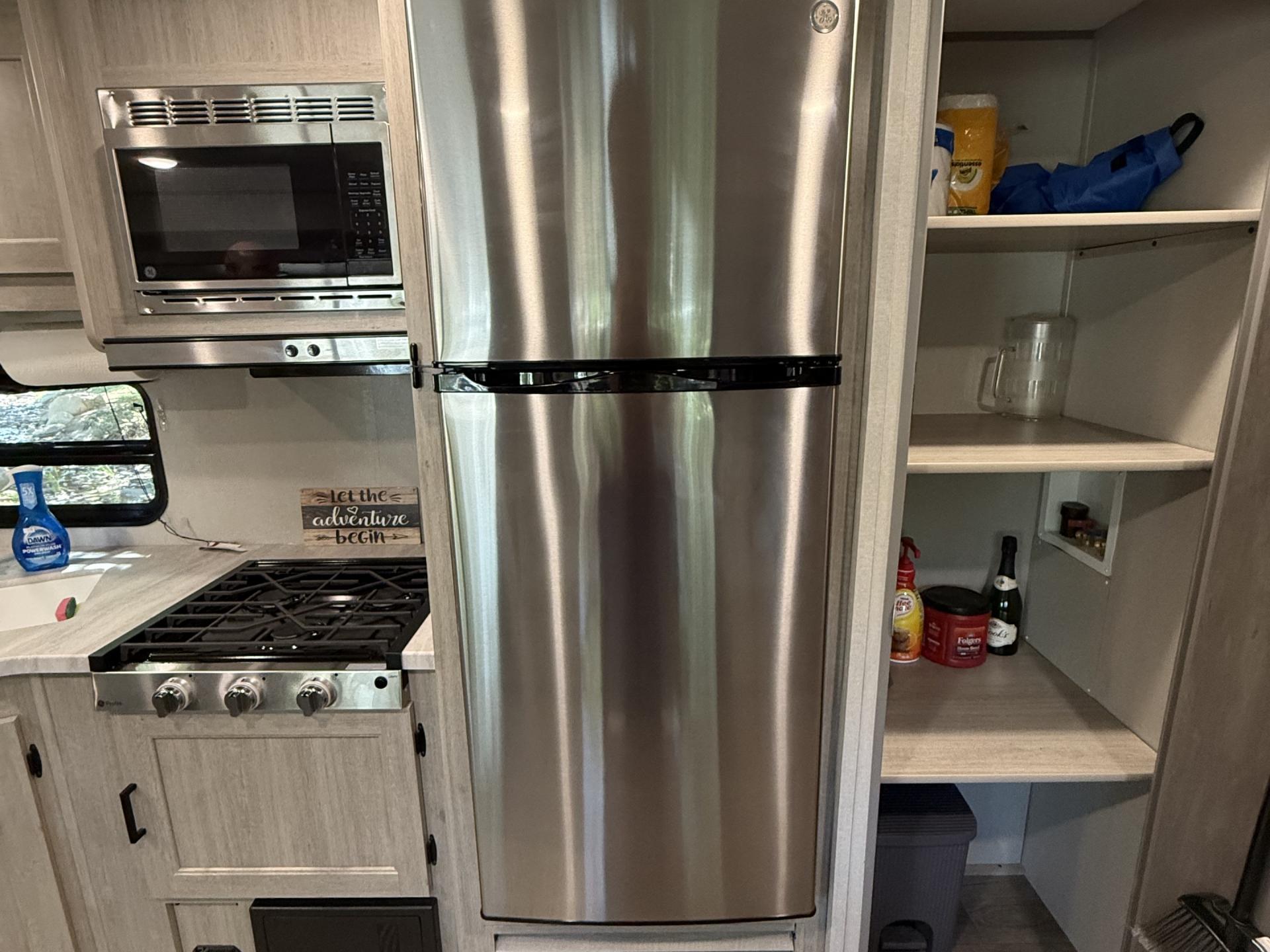 2025 COACHMEN CATALINA SUMMIT 261BHS