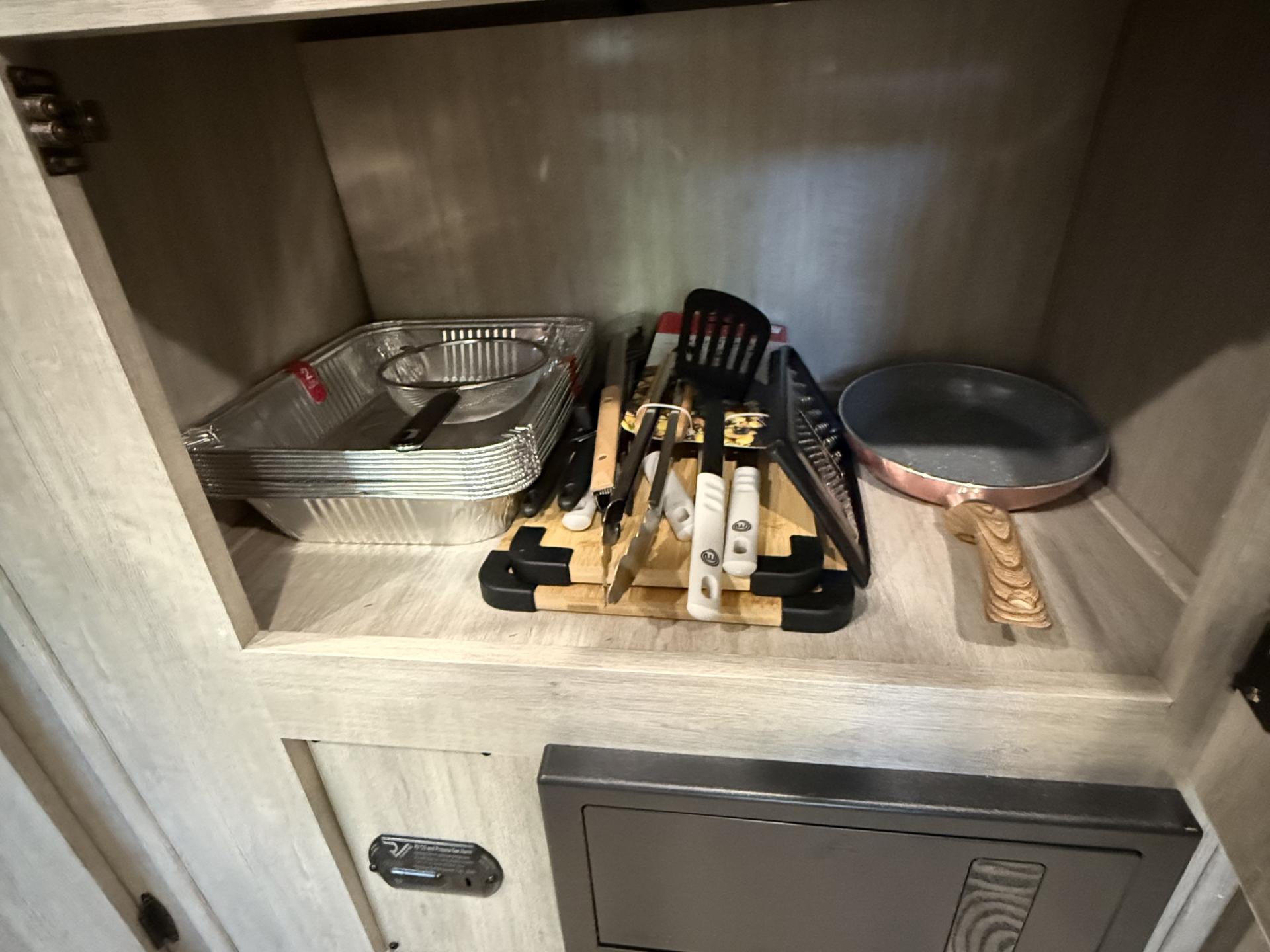 2025 COACHMEN CATALINA SUMMIT 261BHS