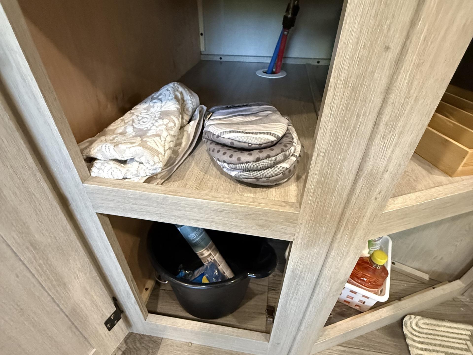 2025 COACHMEN CATALINA SUMMIT 261BHS