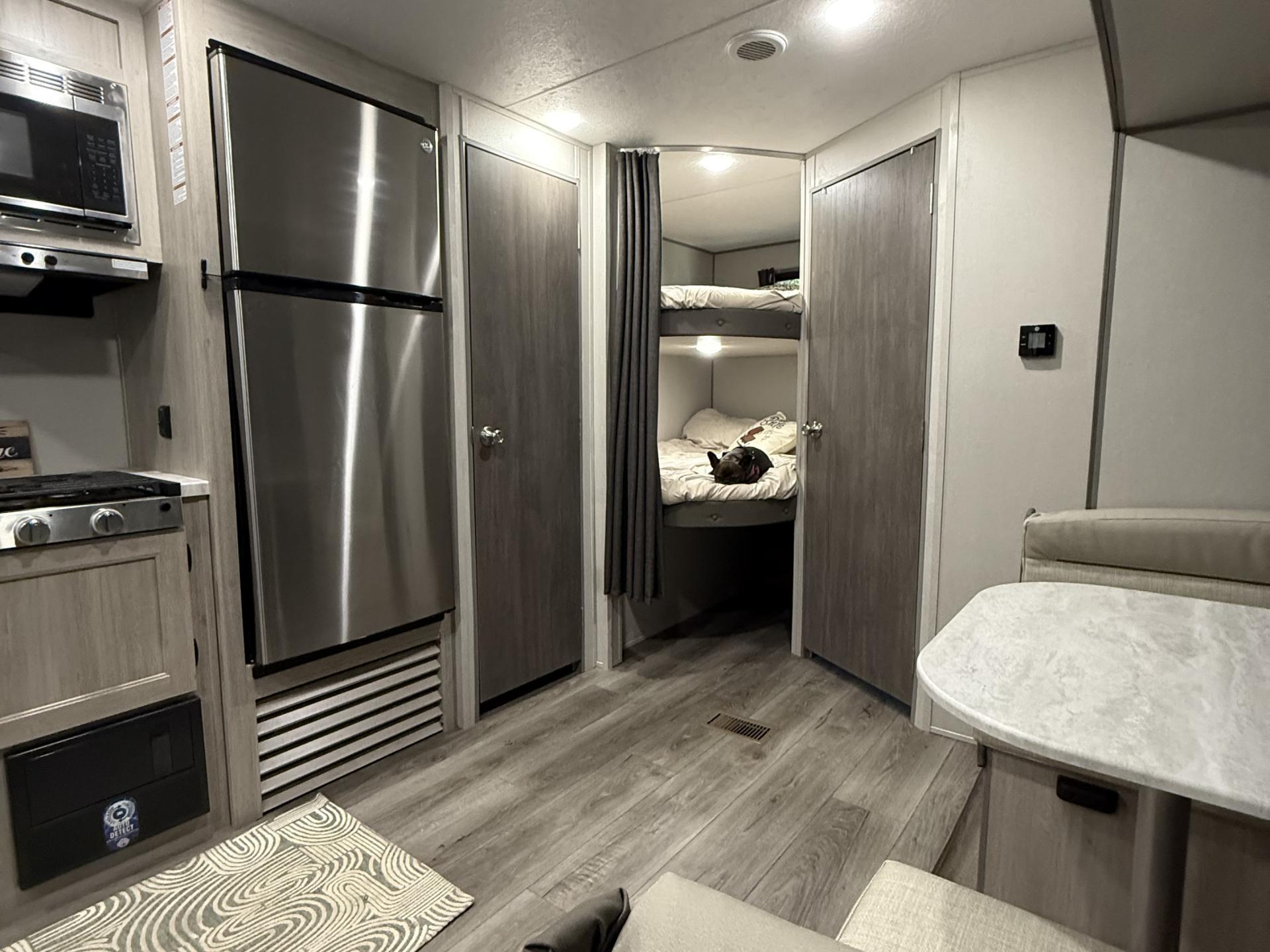 2025 COACHMEN CATALINA SUMMIT 261BHS