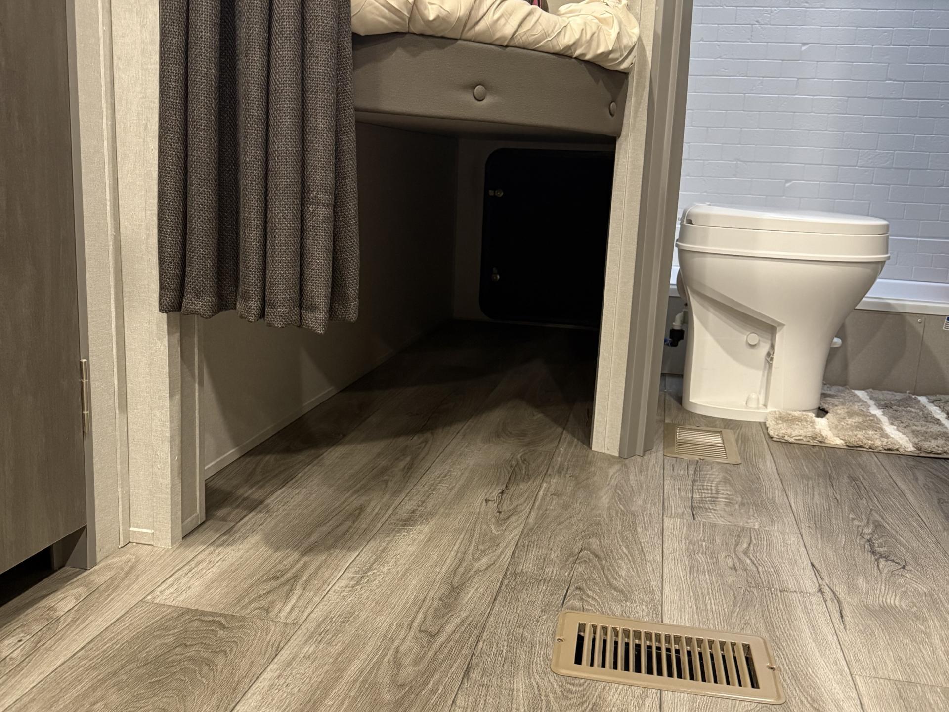 2025 COACHMEN CATALINA SUMMIT 261BHS