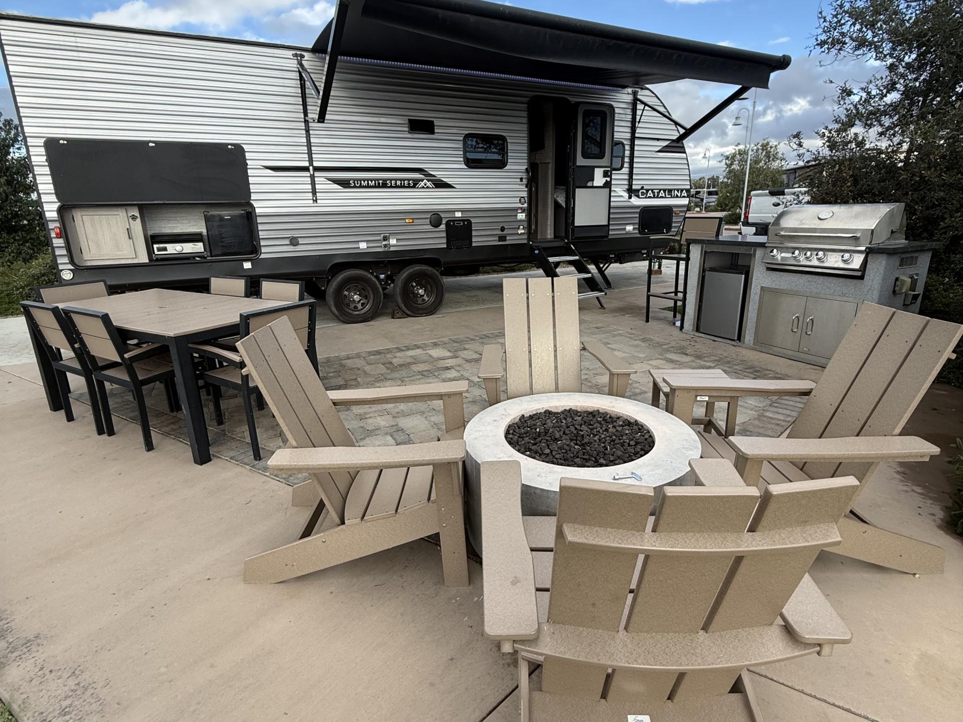 2025 COACHMEN CATALINA SUMMIT 261BHS