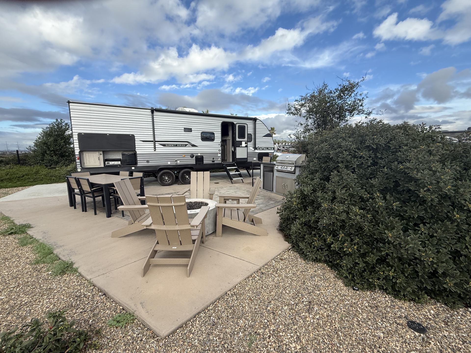 2025 COACHMEN CATALINA SUMMIT 261BHS