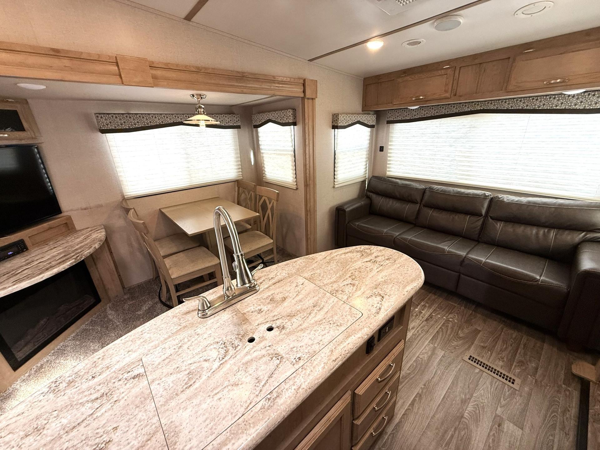 2020 WINNEBAGO MINNIE PLUS 29MBH