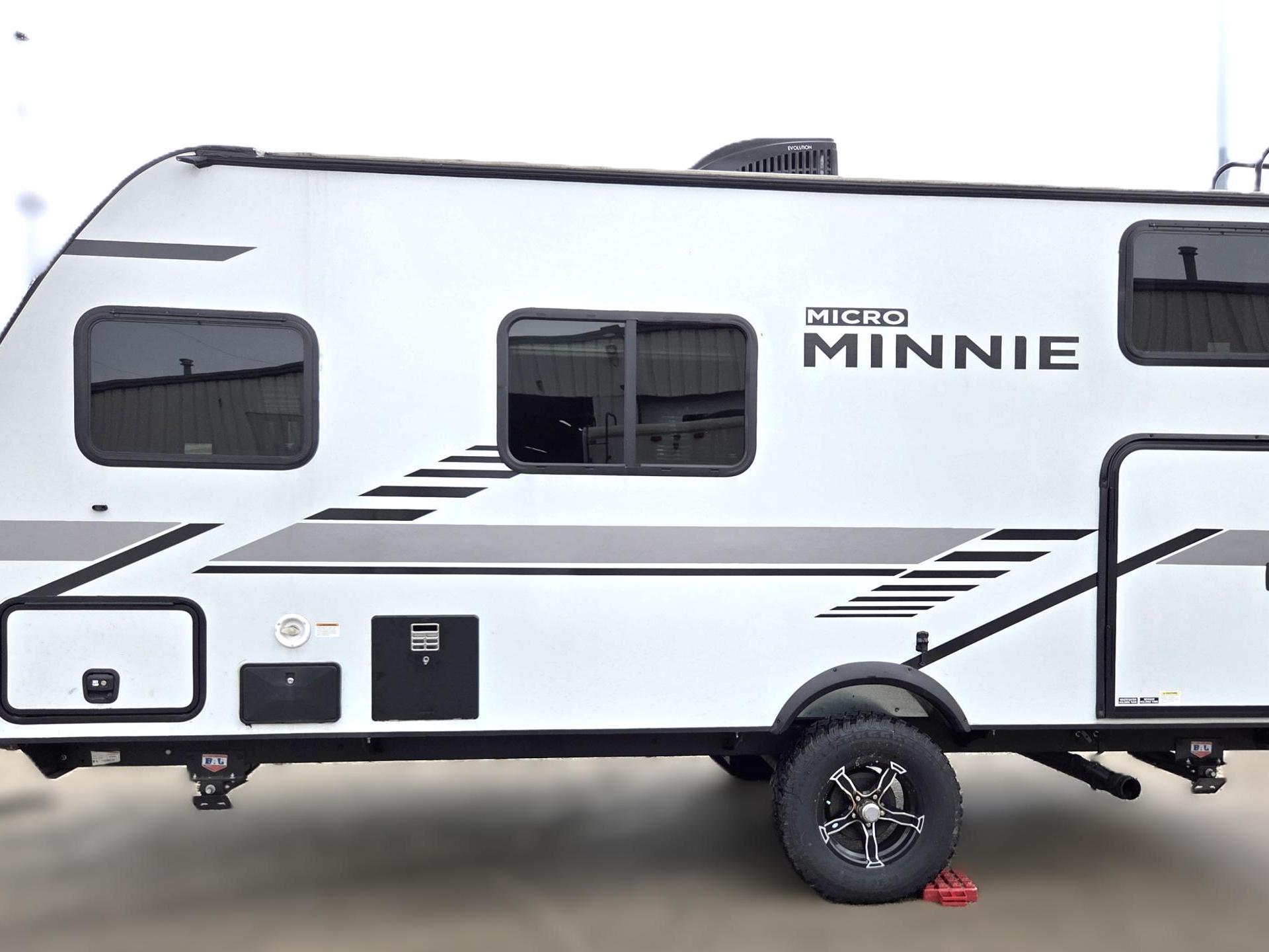 2021 WINNEBAGO MICRO MINNIE 1700BH
