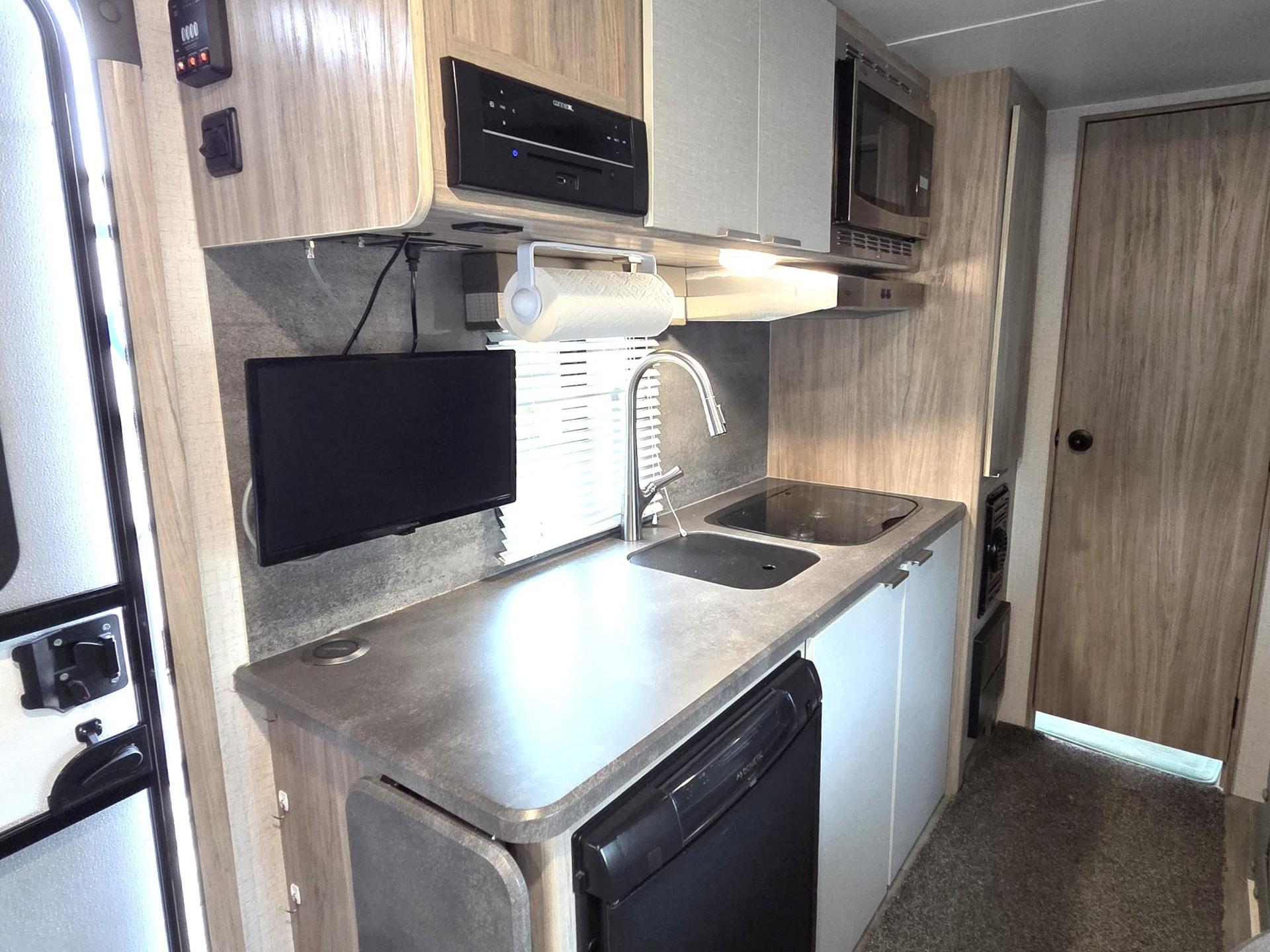 2021 WINNEBAGO MICRO MINNIE 1700BH