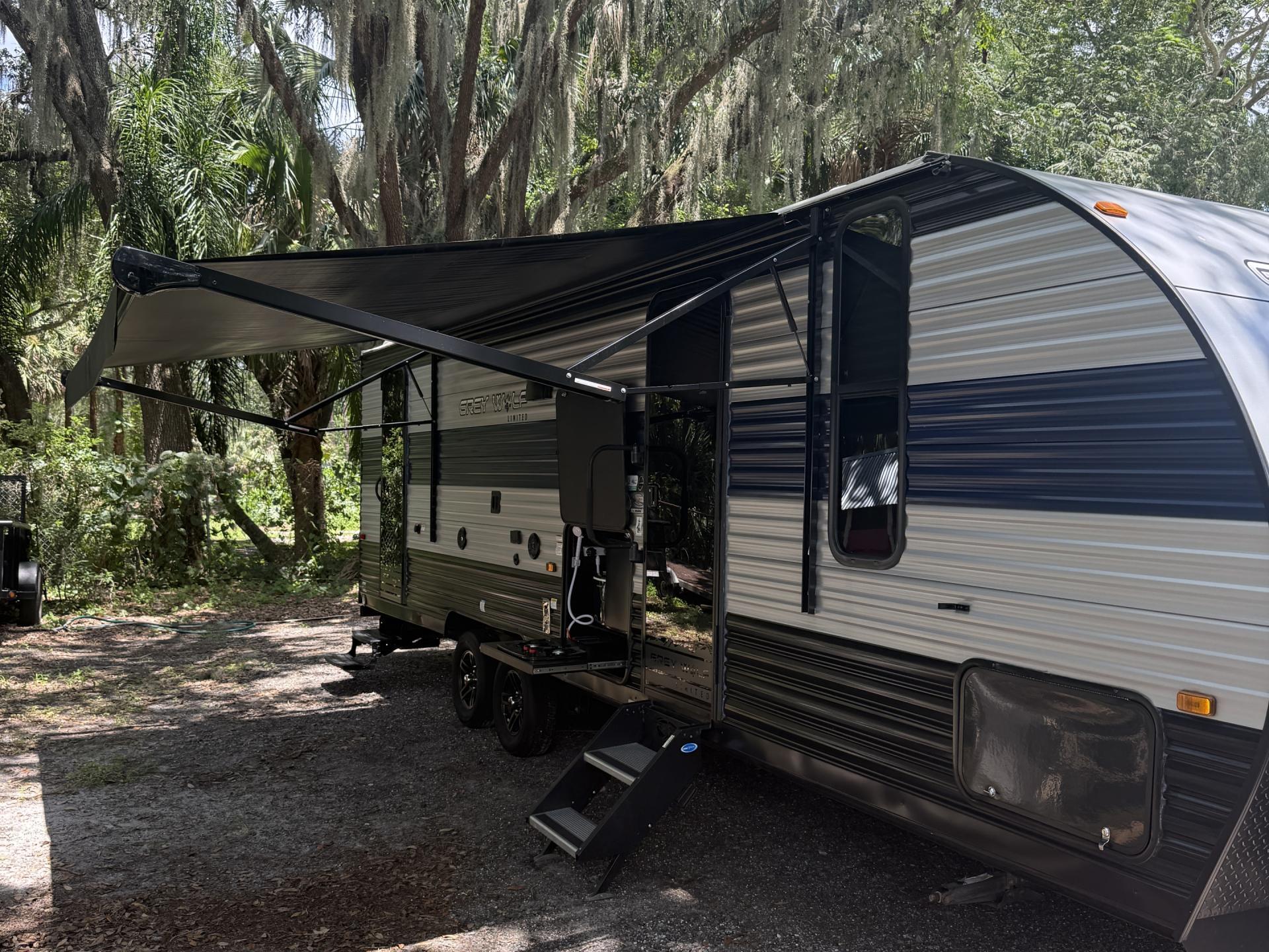2022 FOREST RIVER GREY WOLF 26DBH