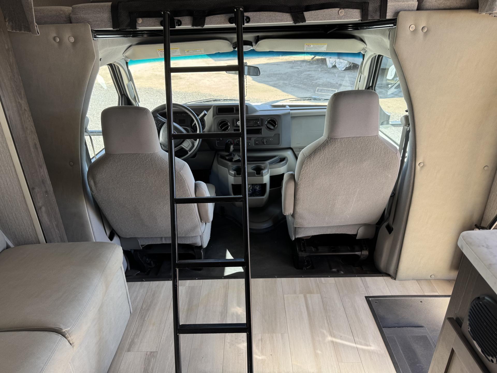 2022 COACHMEN LEPRECHAUN PREMIER 319MB