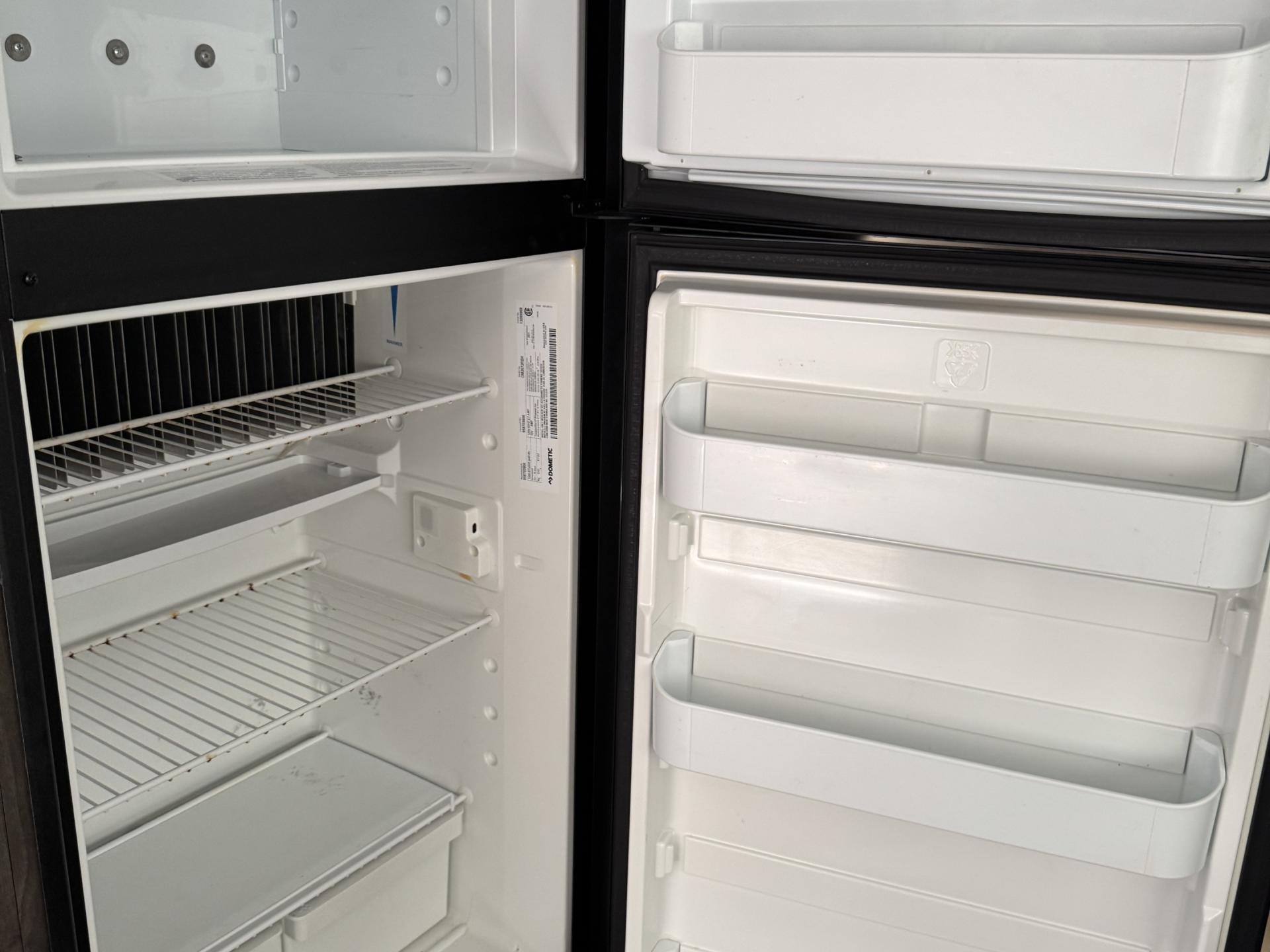 2022 COACHMEN LEPRECHAUN PREMIER 319MB