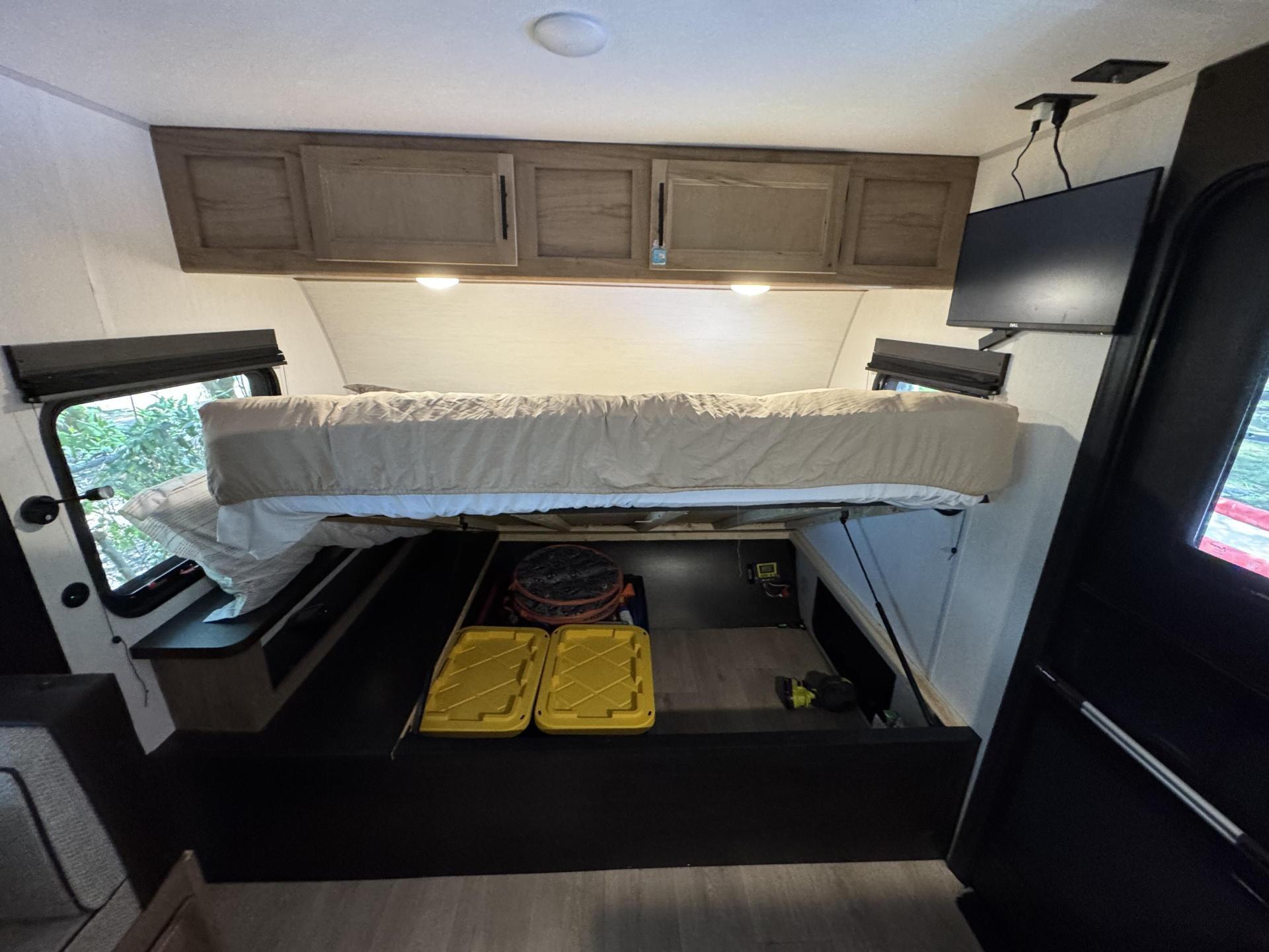 2025 FOREST RIVER CHEROKEE BLACK LABEL 17JWBL