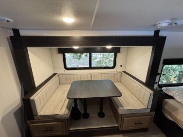 2025 FOREST RIVER CHEROKEE BLACK LABEL 17JWBL