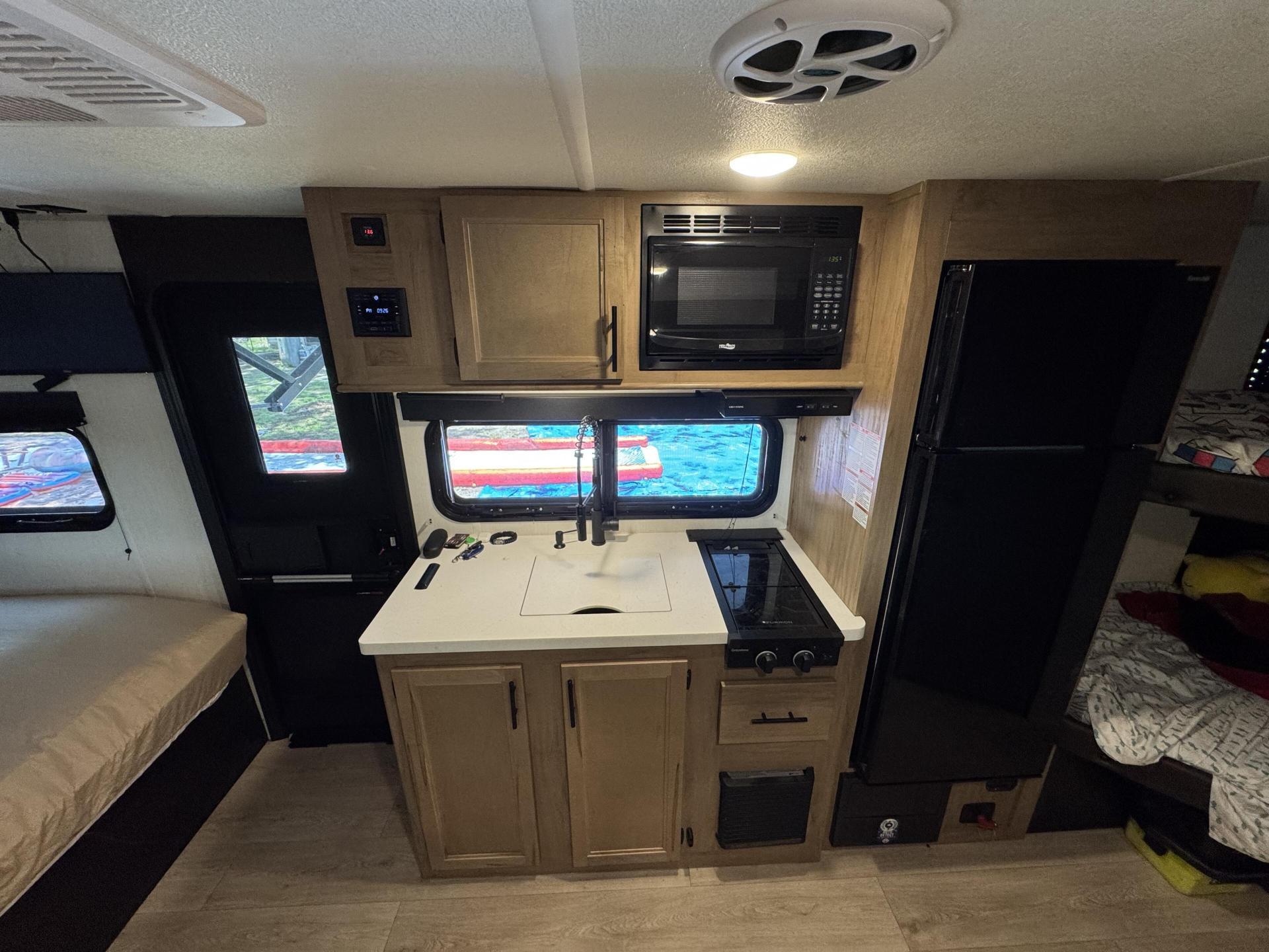 2025 FOREST RIVER CHEROKEE BLACK LABEL 17JWBL