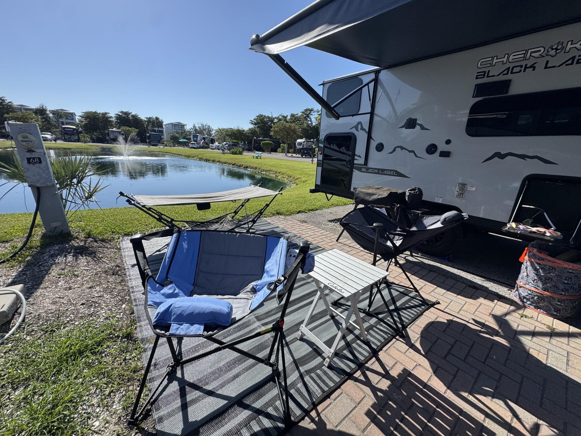 2025 FOREST RIVER CHEROKEE BLACK LABEL 17JWBL