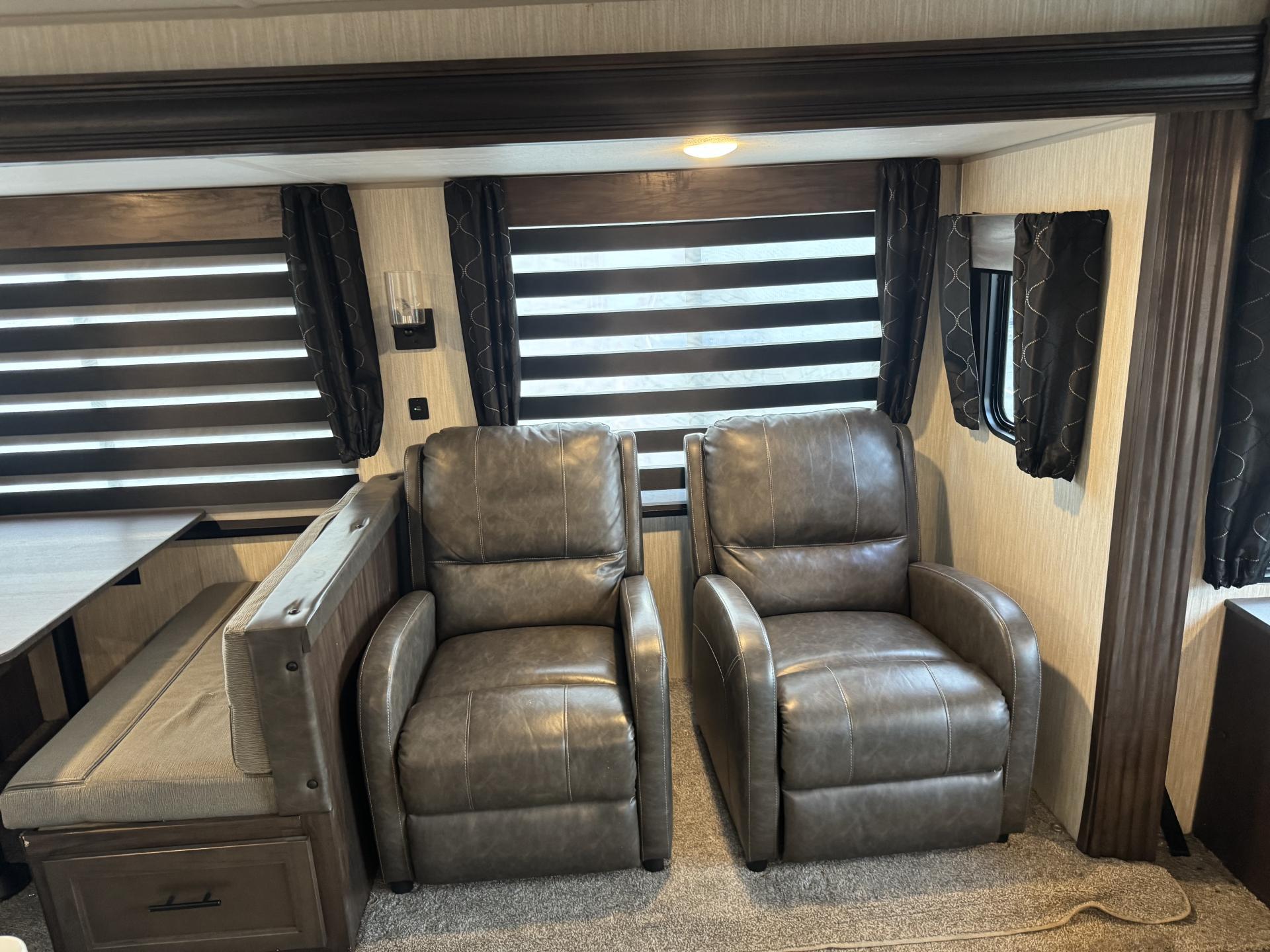 2021 FOREST RIVER CHEROKEE 274WK