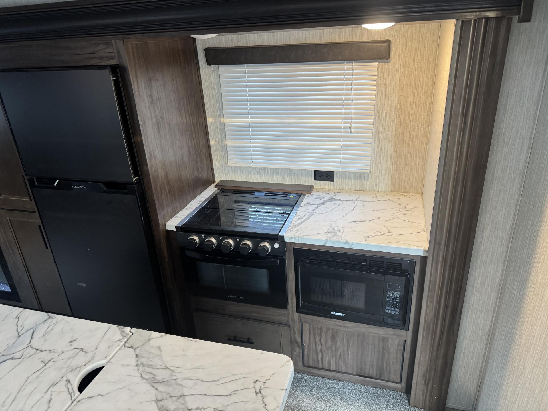 2021 FOREST RIVER CHEROKEE 274WK