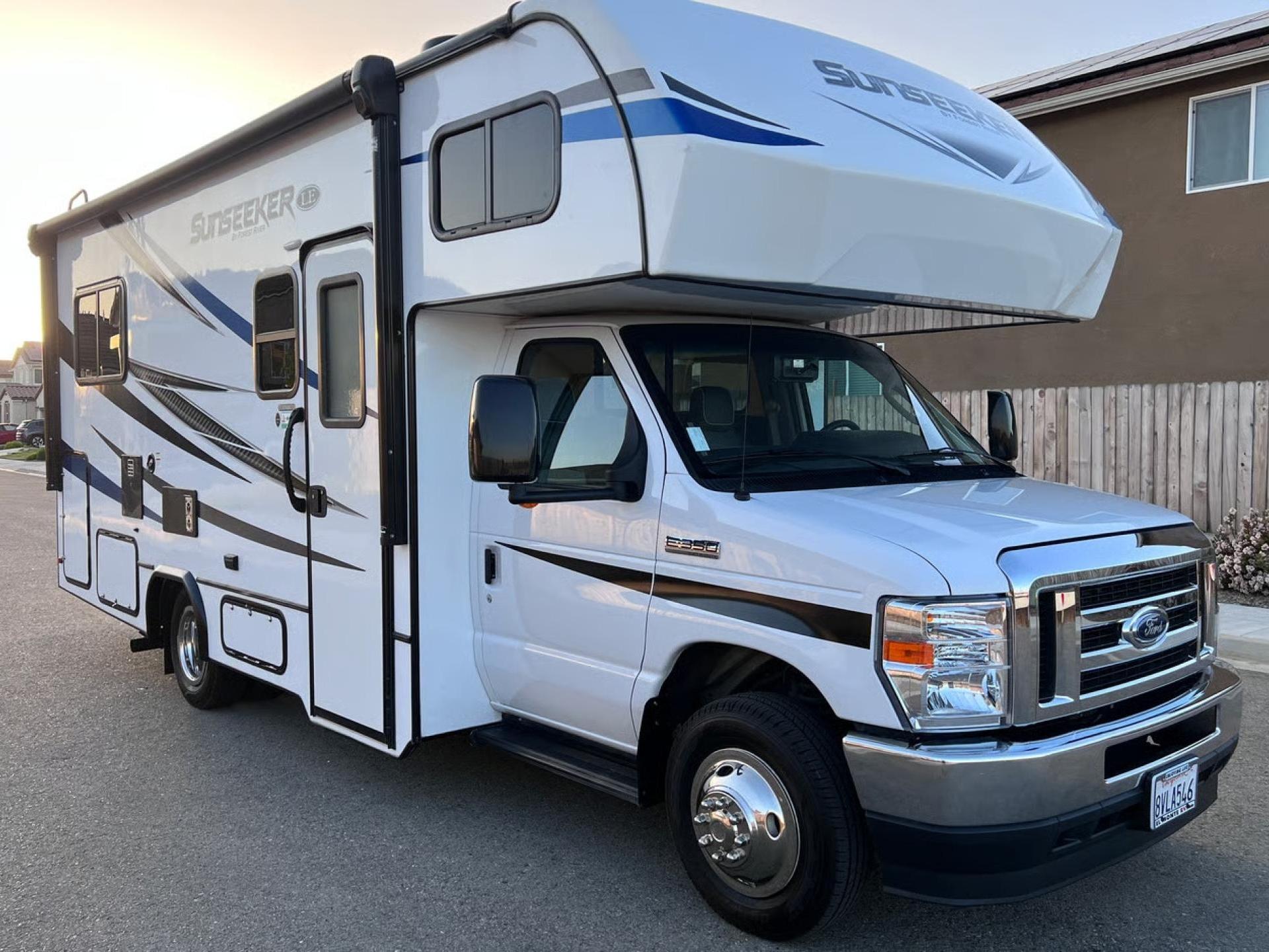 2022 FOREST RIVER SUNSEEKER LE 2350F