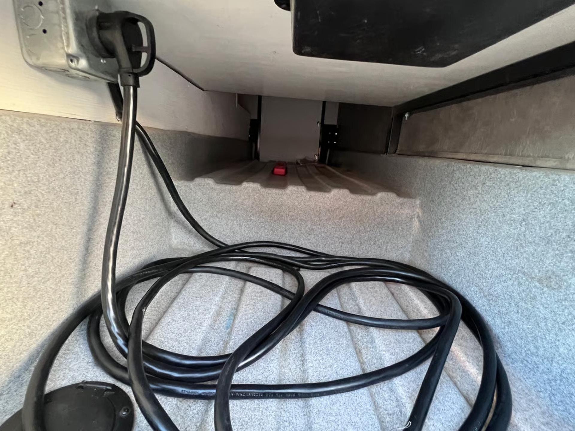 2022 FOREST RIVER SUNSEEKER LE 2350F
