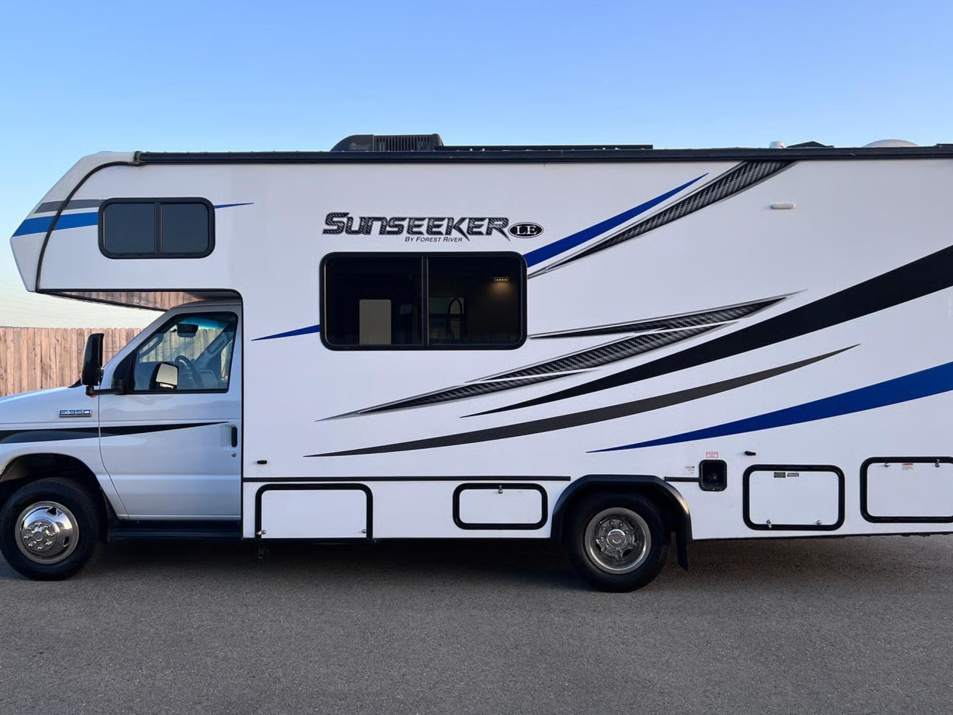 2022 FOREST RIVER SUNSEEKER LE 2350F