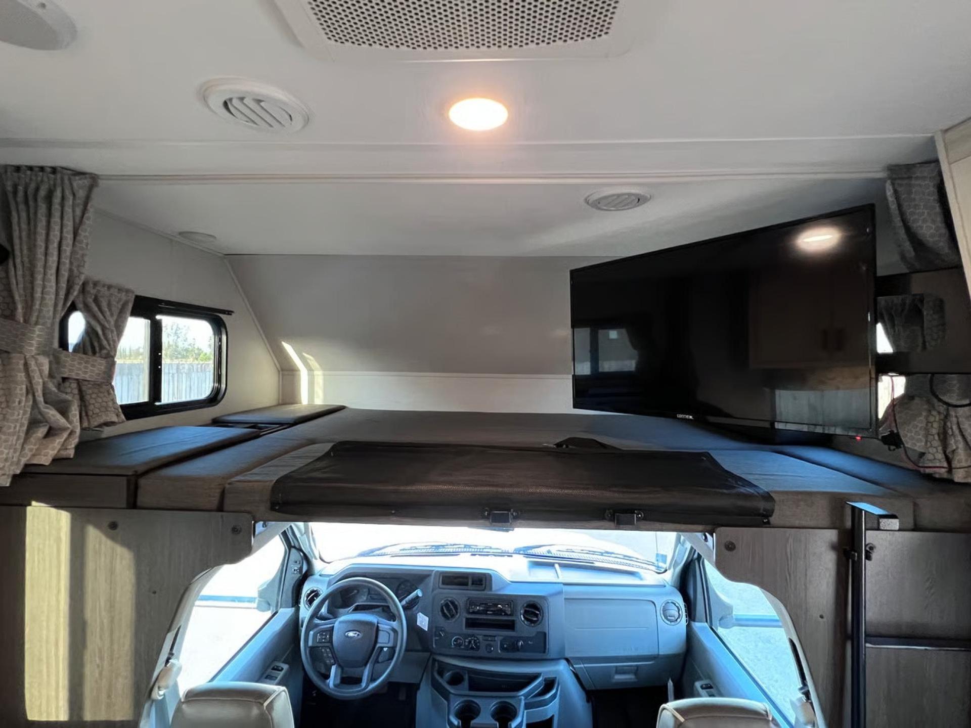 2022 FOREST RIVER SUNSEEKER LE 2350F