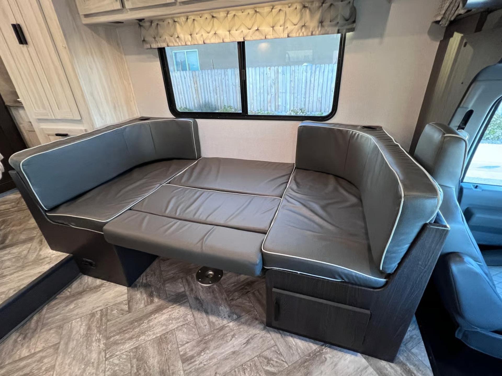 2022 FOREST RIVER SUNSEEKER LE 2350F