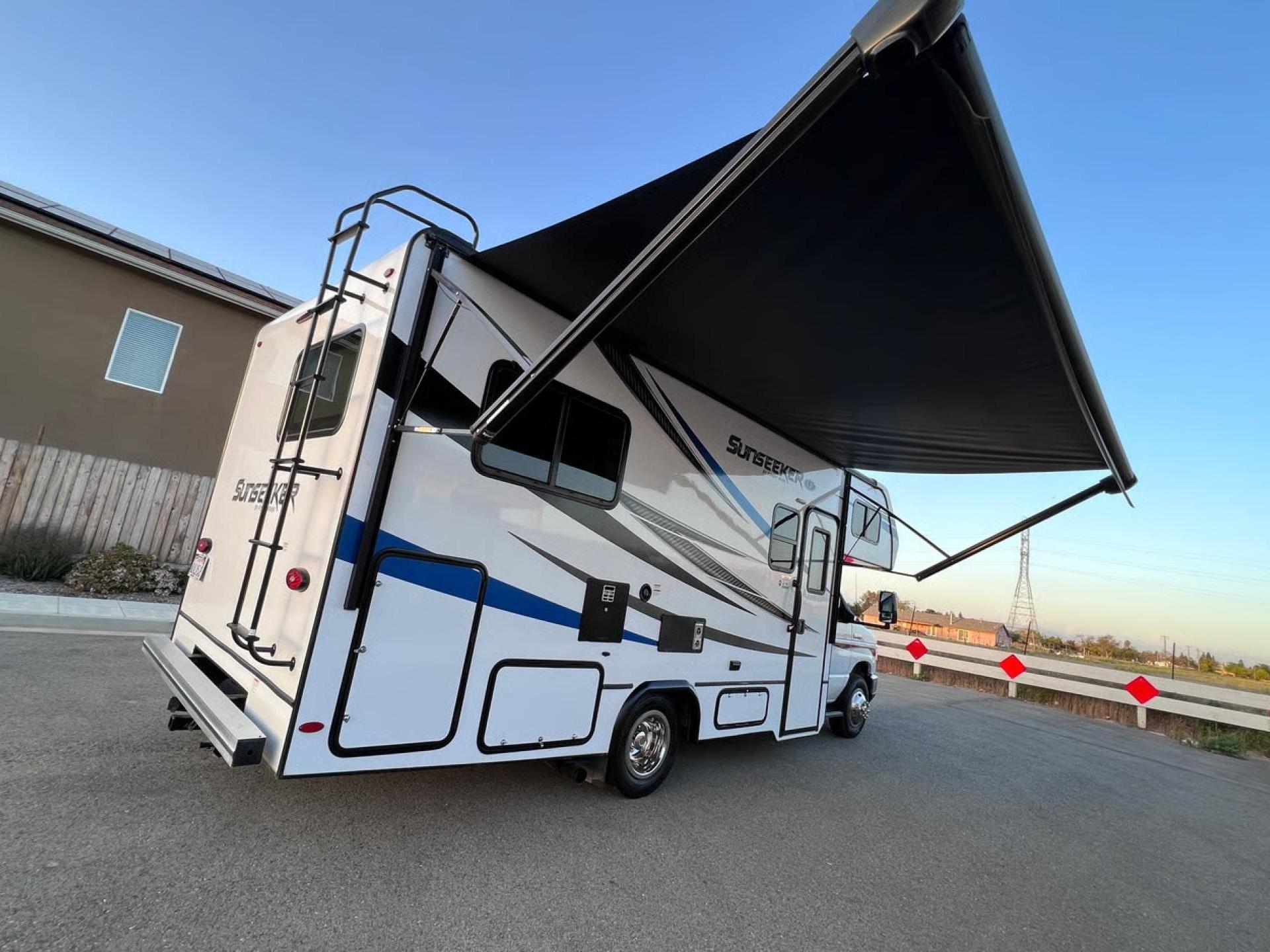2022 FOREST RIVER SUNSEEKER LE 2350F