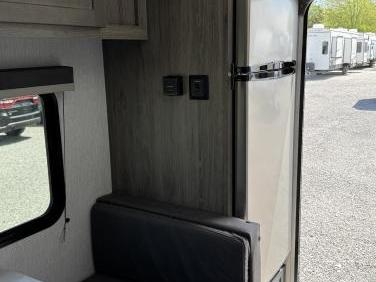 2025 SUNSET PARK RV SUN LITE 16BH