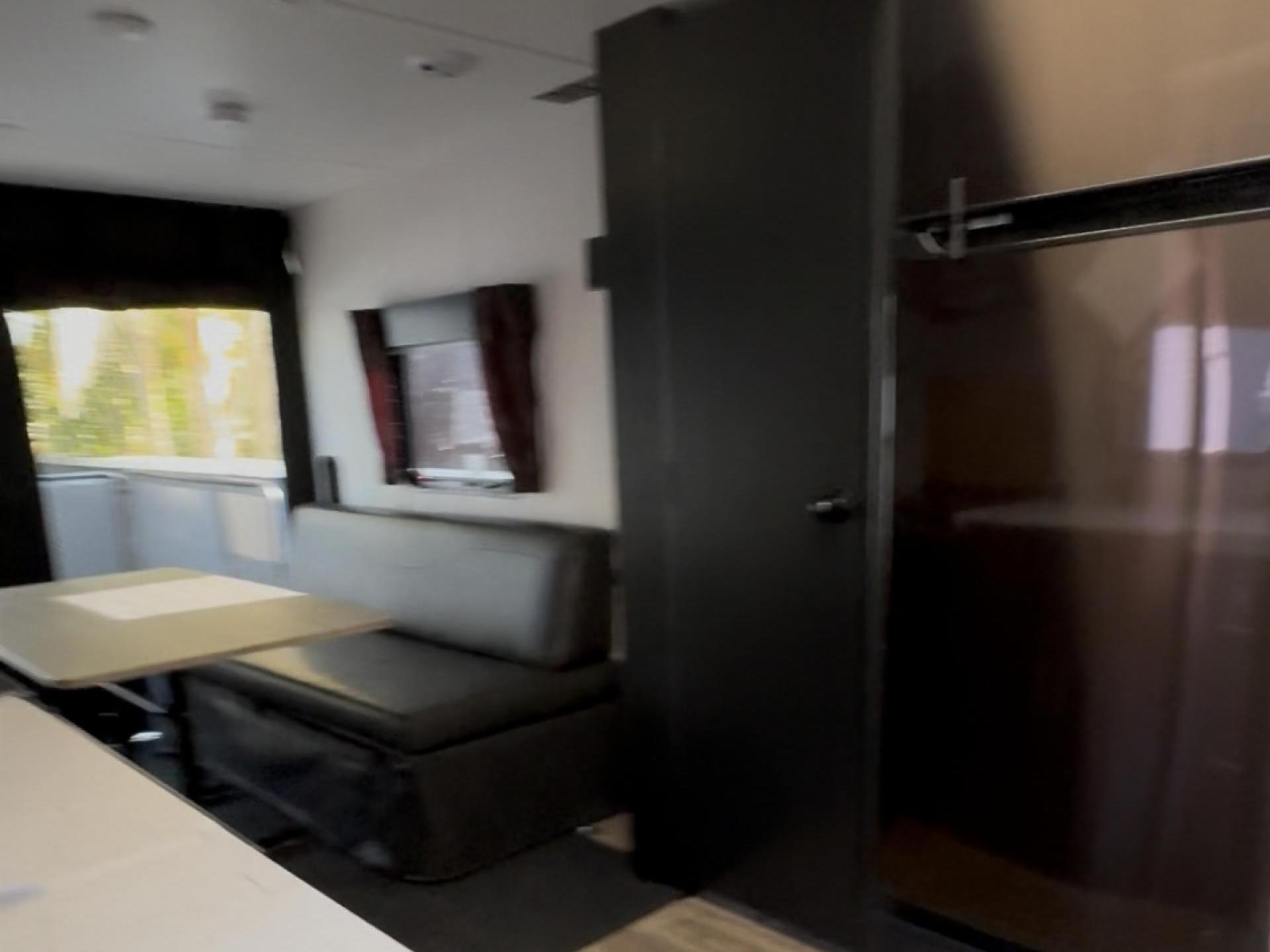 2021 FOREST RIVER GREY WOLF 22RR