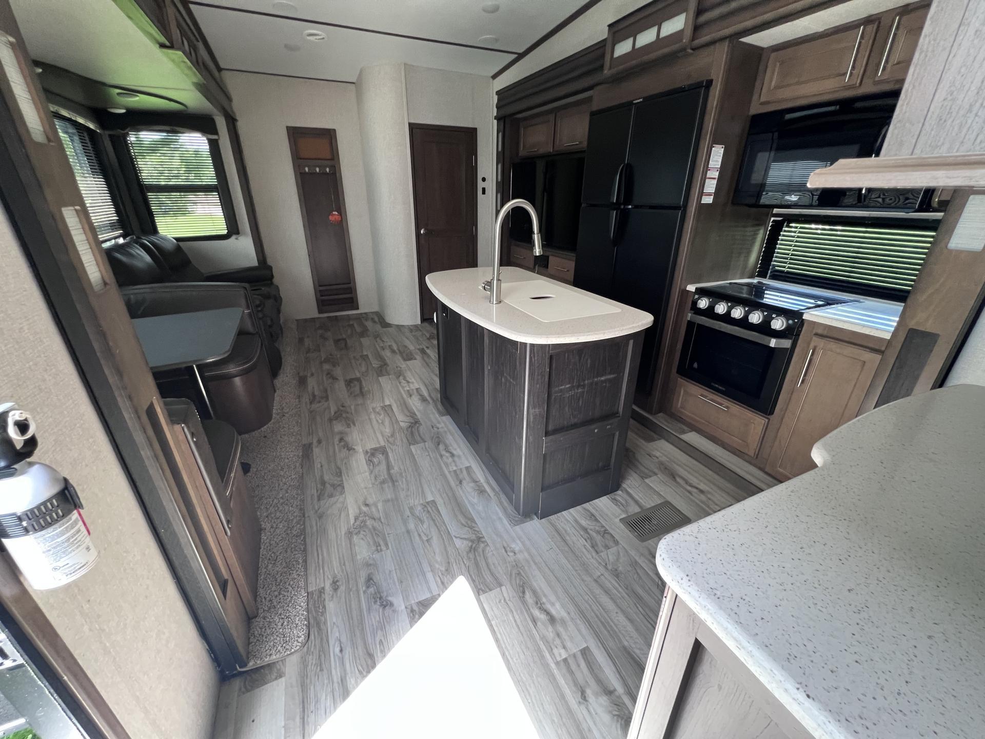 2018 KEYSTONE COUGAR 369BHS