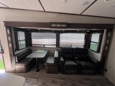 2018 KEYSTONE COUGAR 369BHS