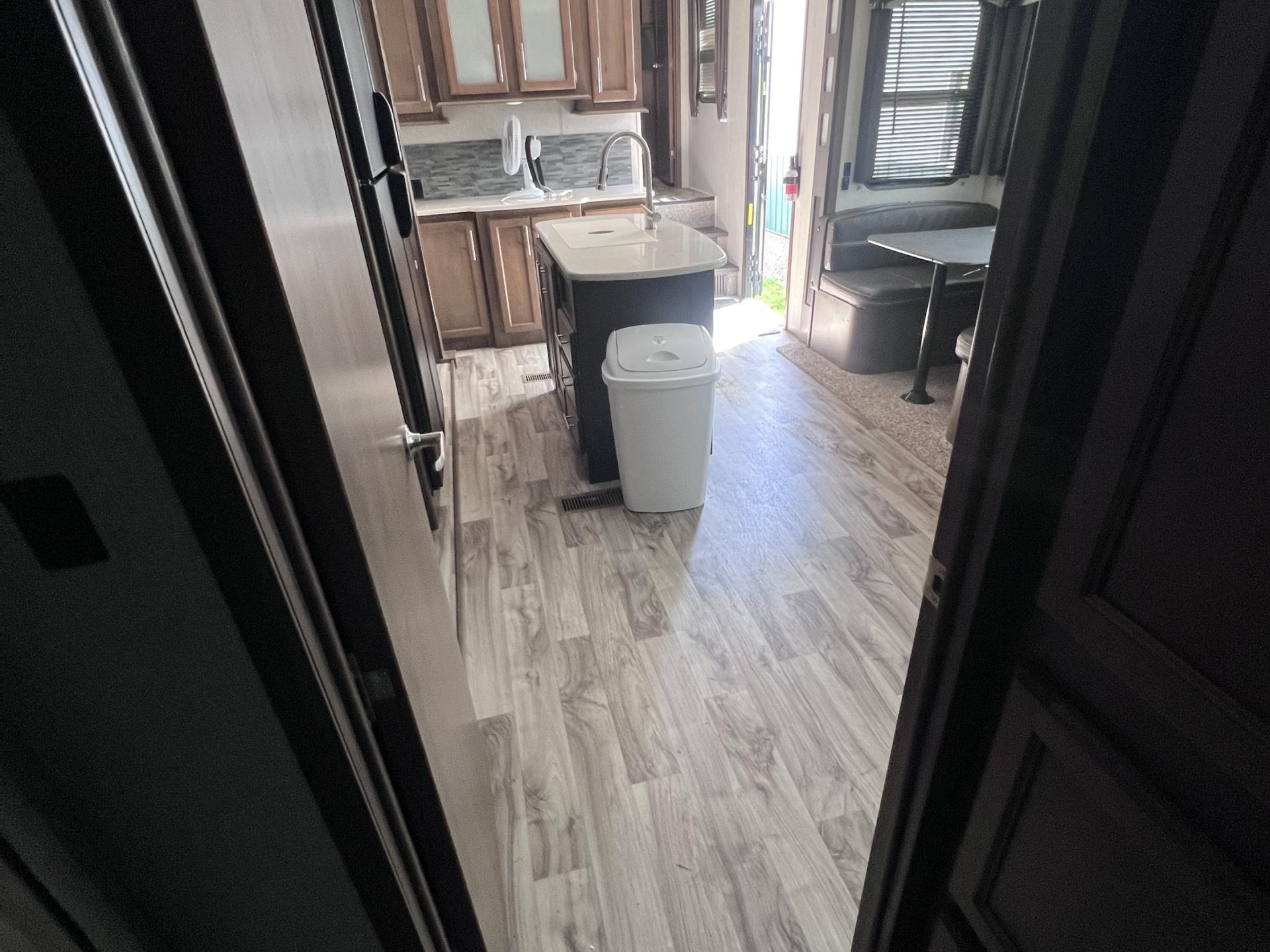 2018 KEYSTONE COUGAR 369BHS