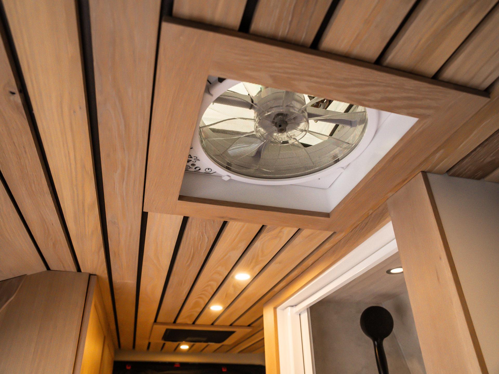 2024 MERCEDES-BENZ SPRINTER 2500 AWD