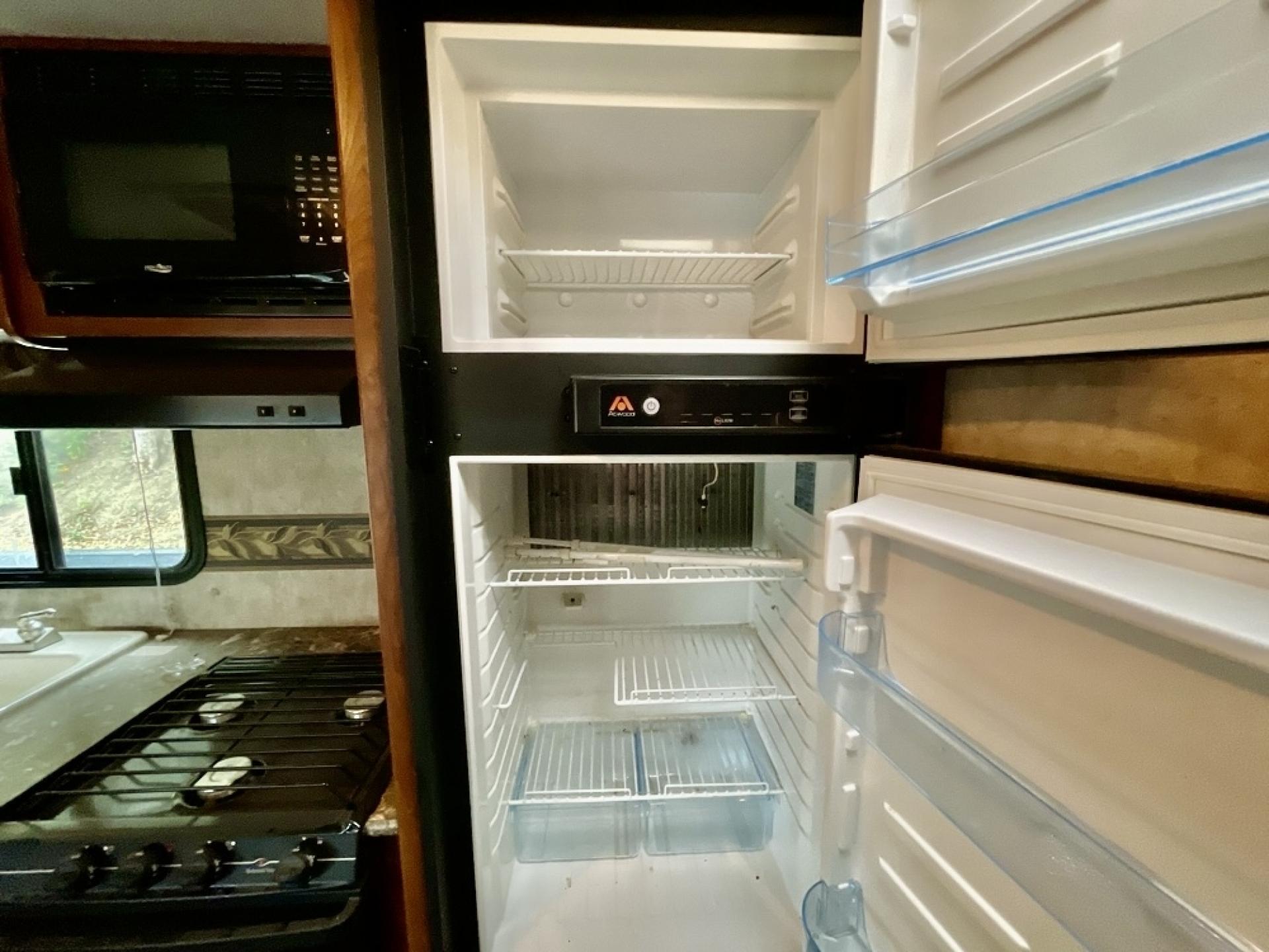 2014 KEYSTONE BULLET 230BHS