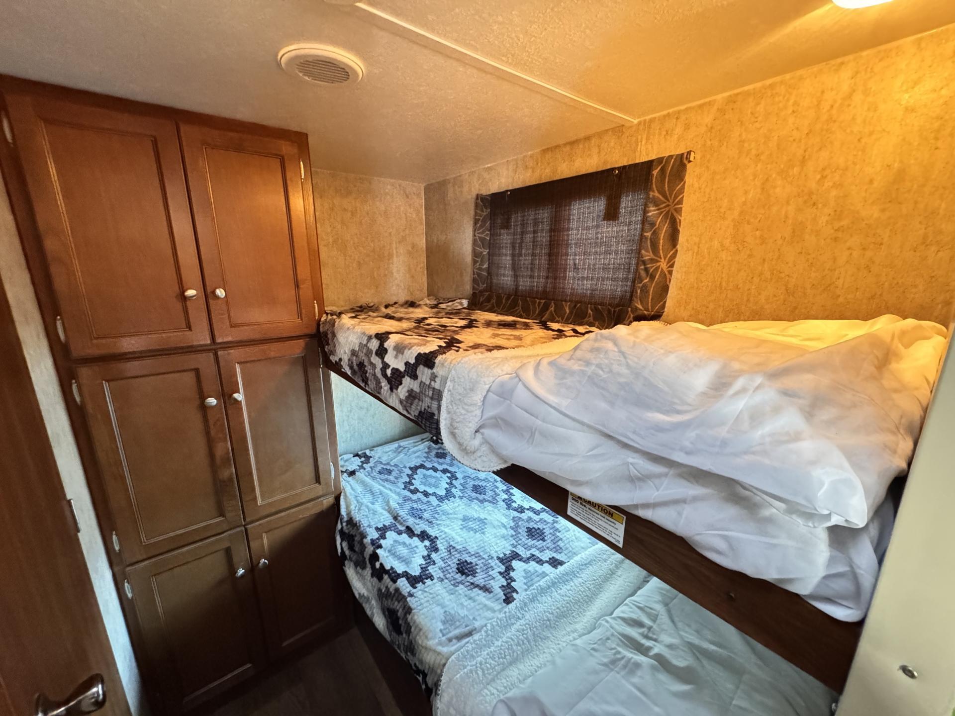 2014 KEYSTONE BULLET 230BHS