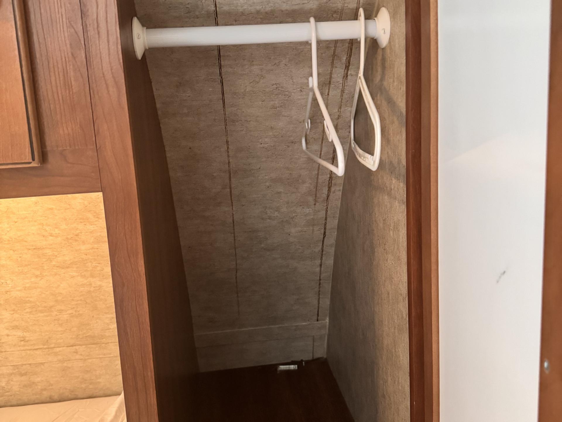 2014 KEYSTONE BULLET 230BHS