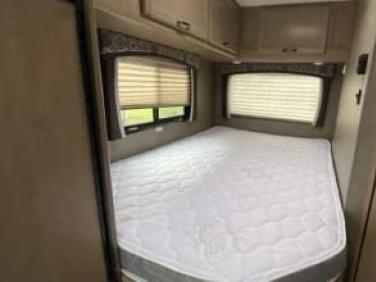 2020 THOR MOTOR COACH Chateau 22E