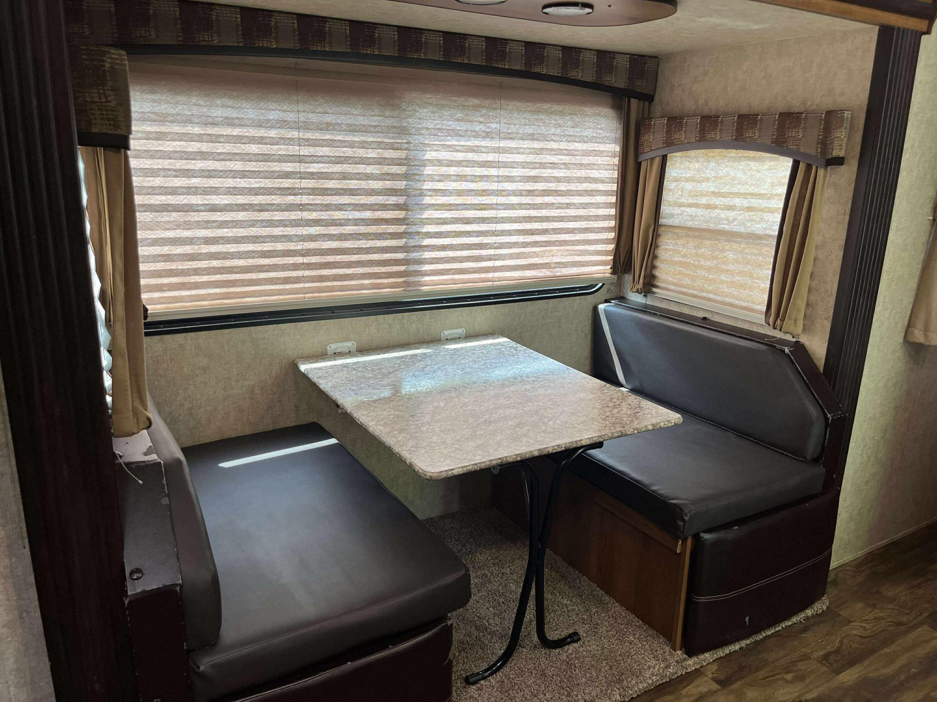 2017 PRIME TIME TRACER AIR 244AIR