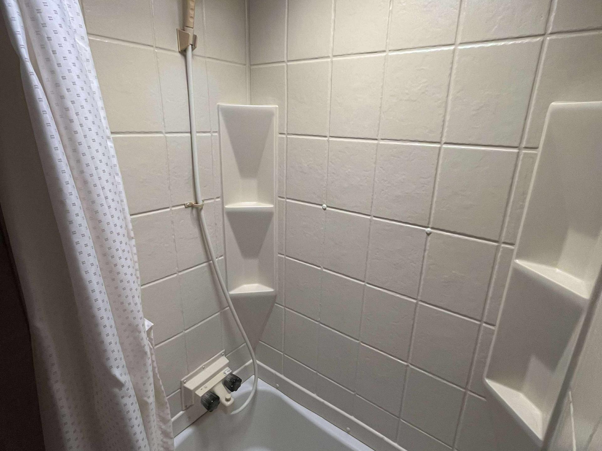 2017 PRIME TIME TRACER AIR 244AIR