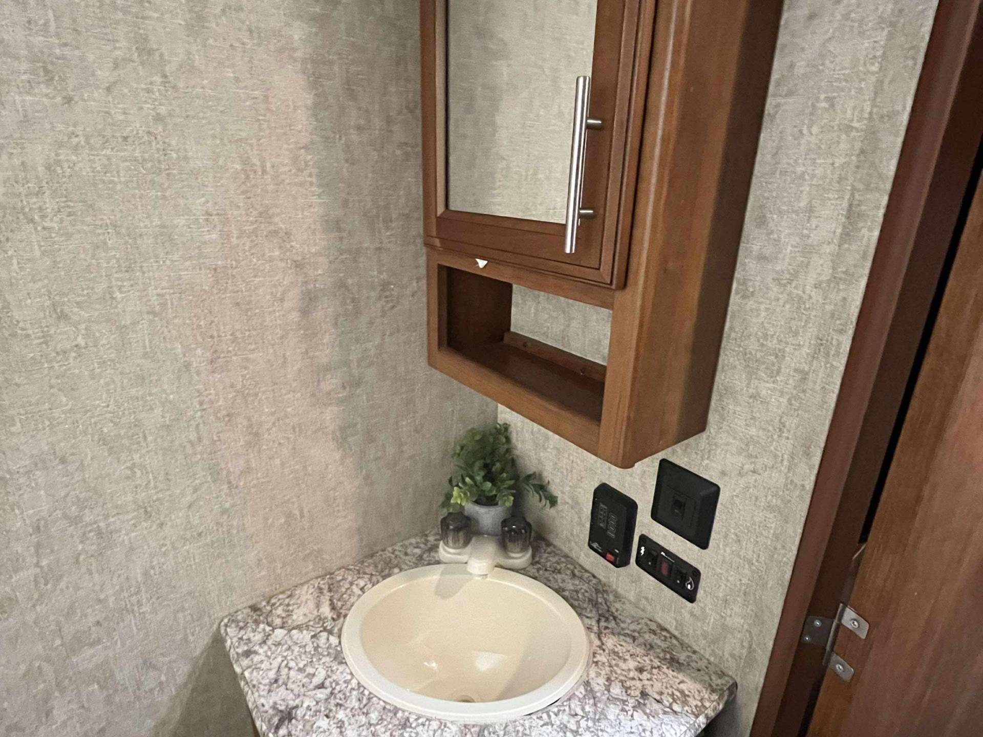 2017 PRIME TIME TRACER AIR 244AIR