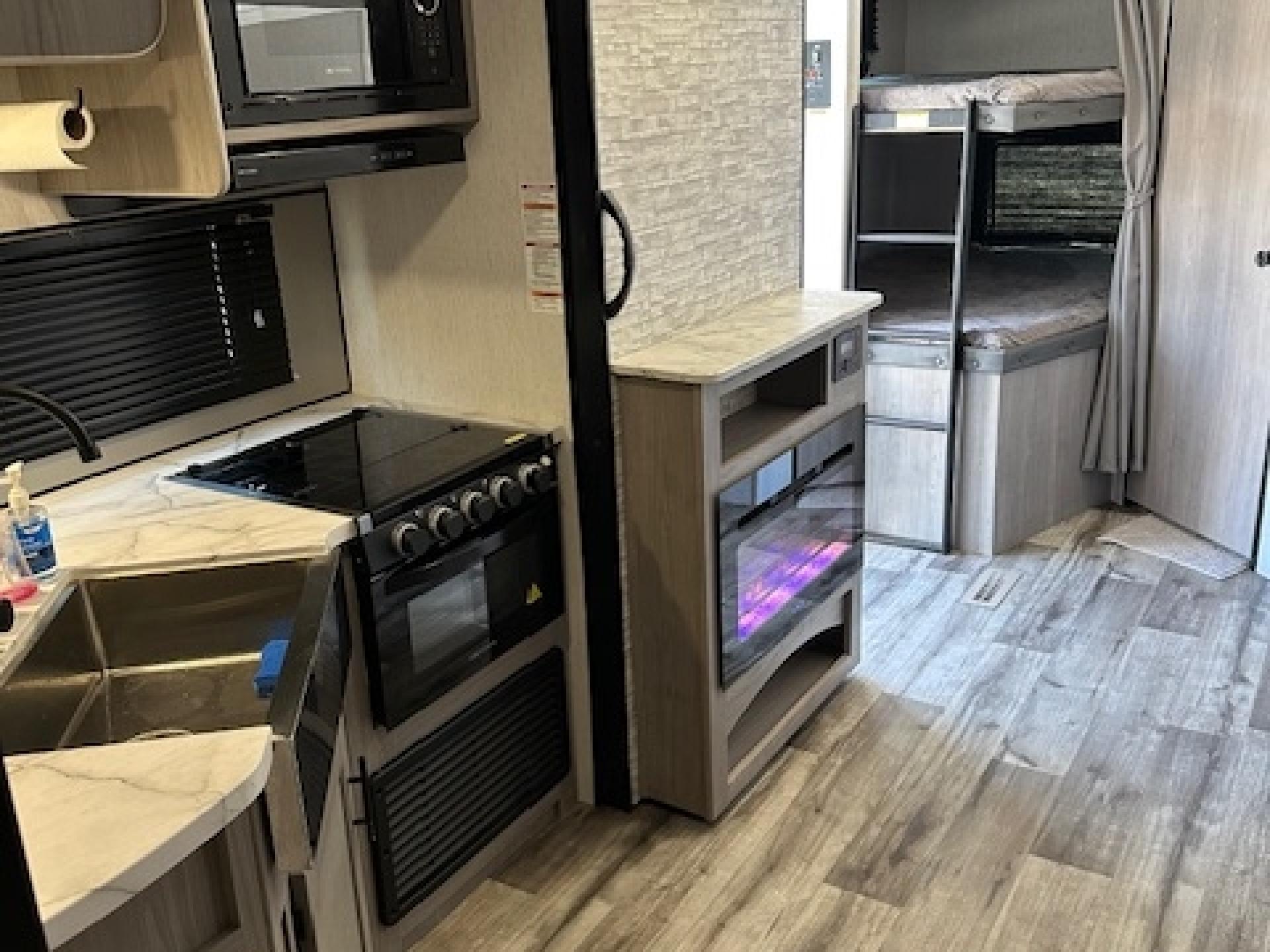 2022 COLEMAN COLEMAN LANTERN 242BH